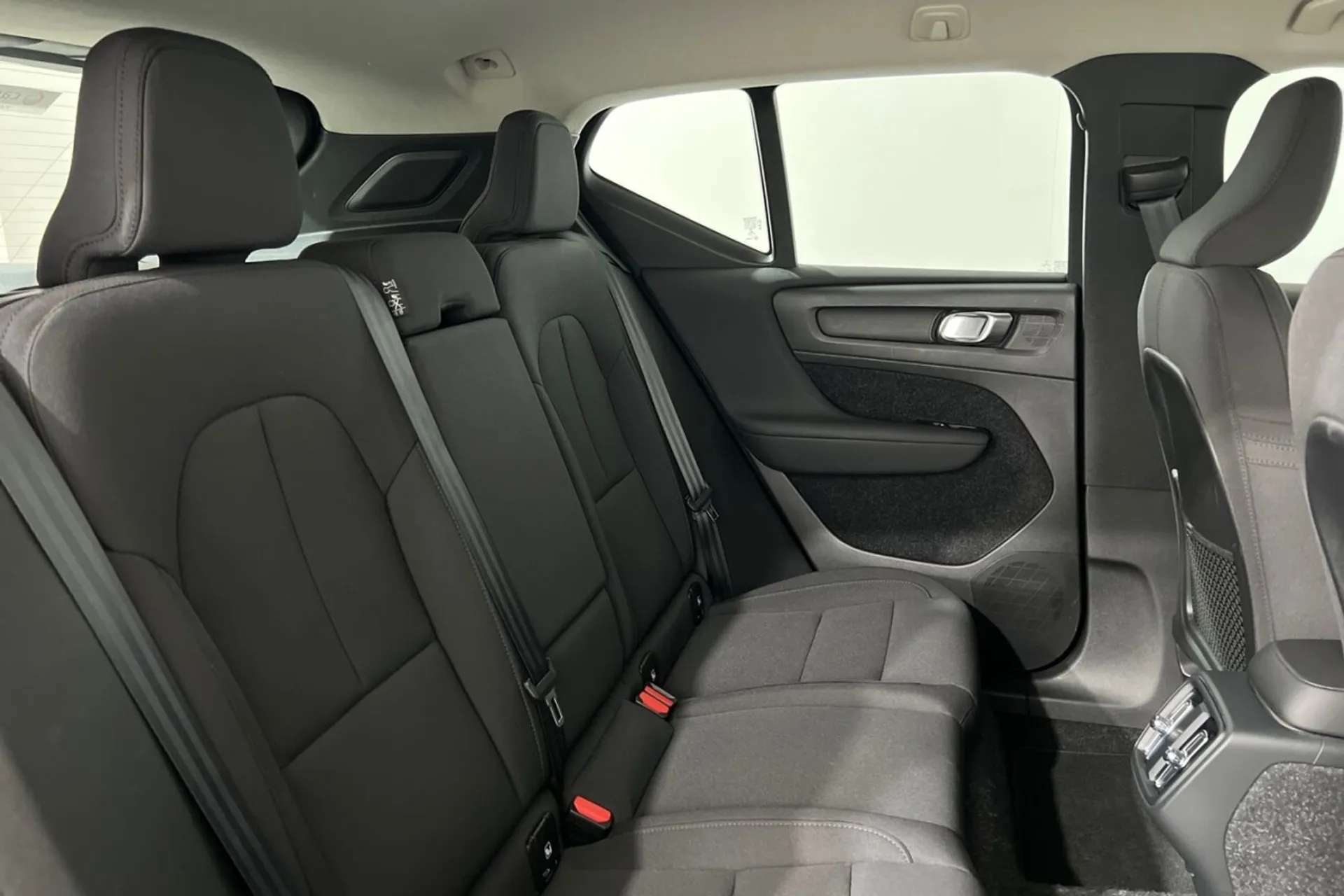 2020 VOLVO XC40 2020 VOLVO XC40