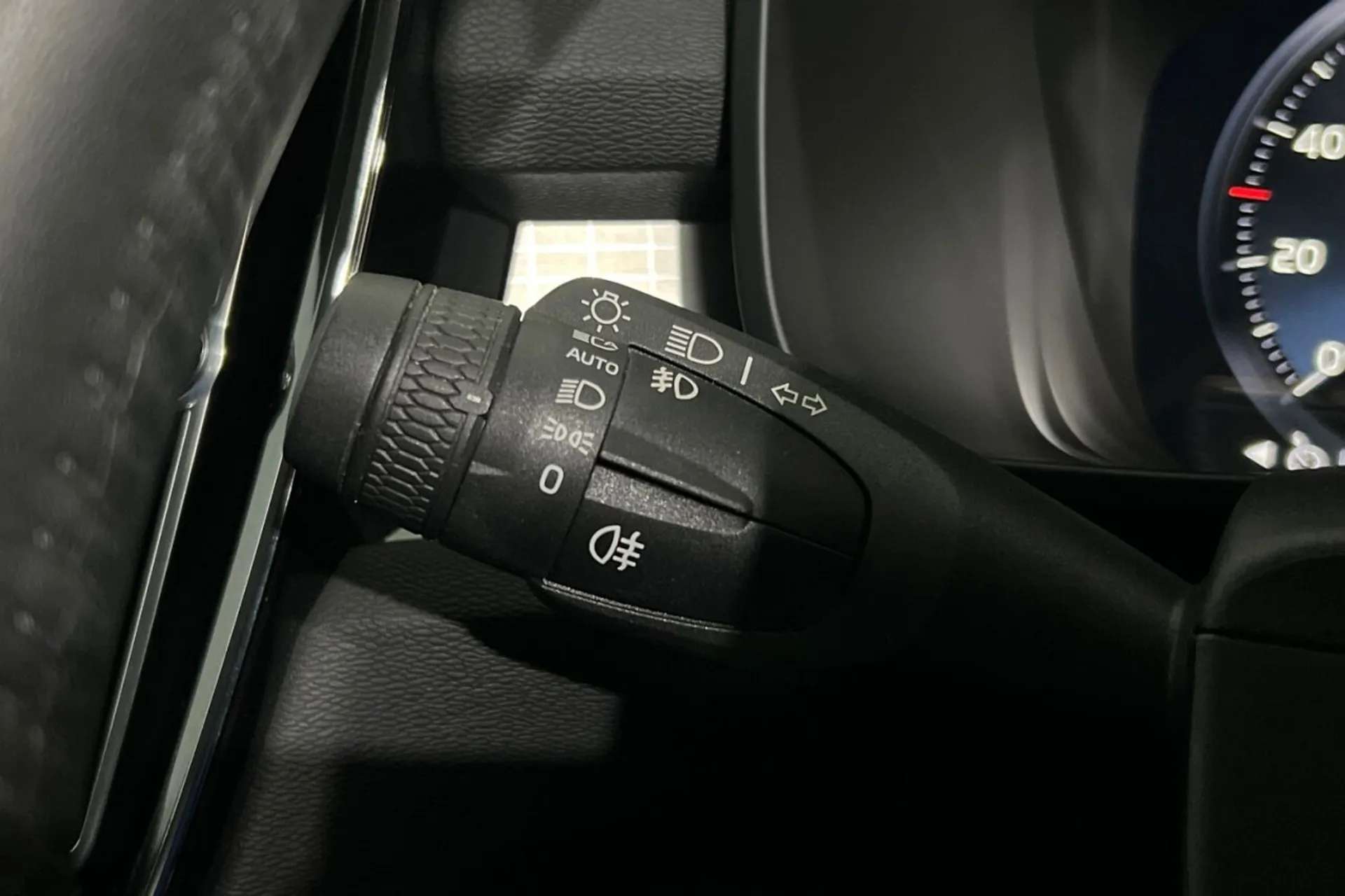 2020 VOLVO XC40 2020 VOLVO XC40