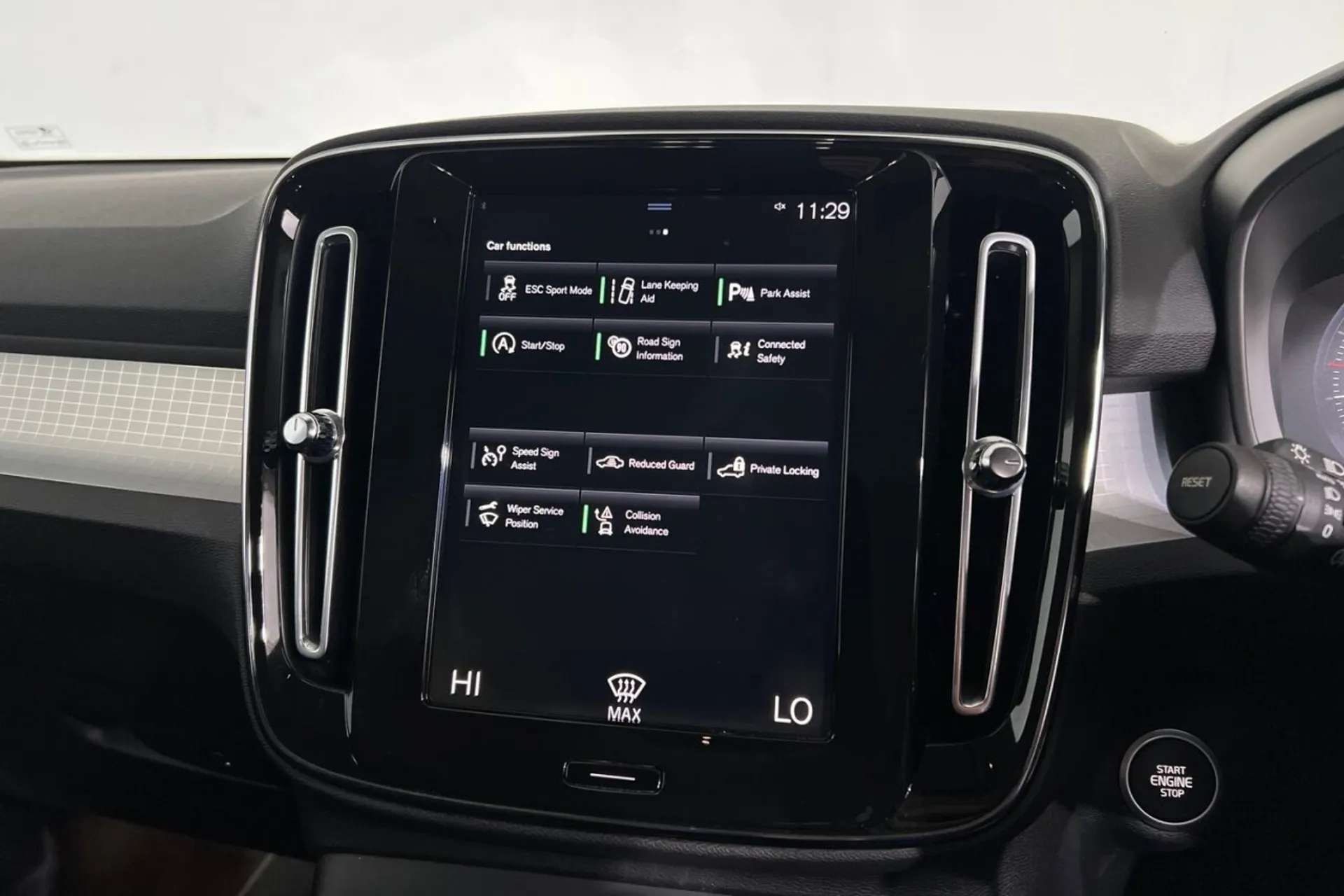 2020 VOLVO XC40 2020 VOLVO XC40