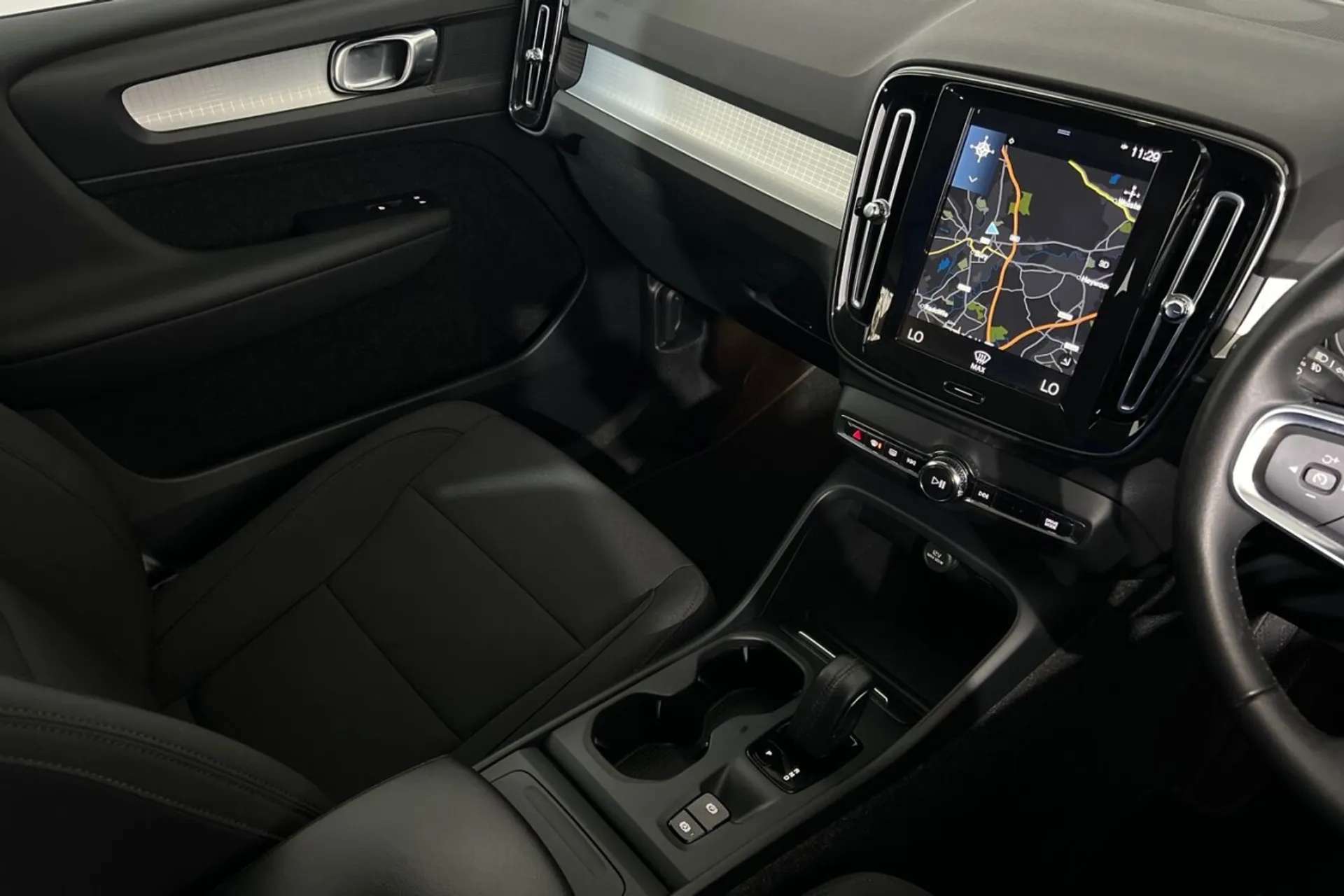 2020 VOLVO XC40 2020 VOLVO XC40