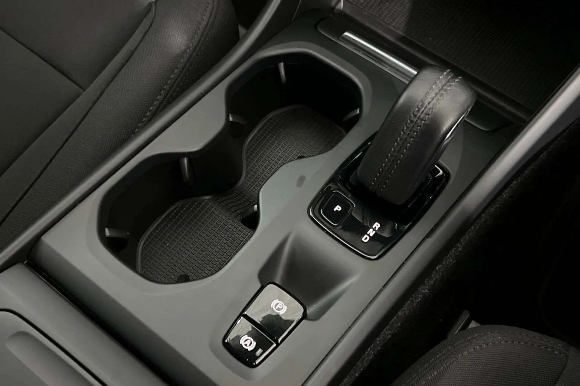 2020 VOLVO XC40 2020 VOLVO XC40