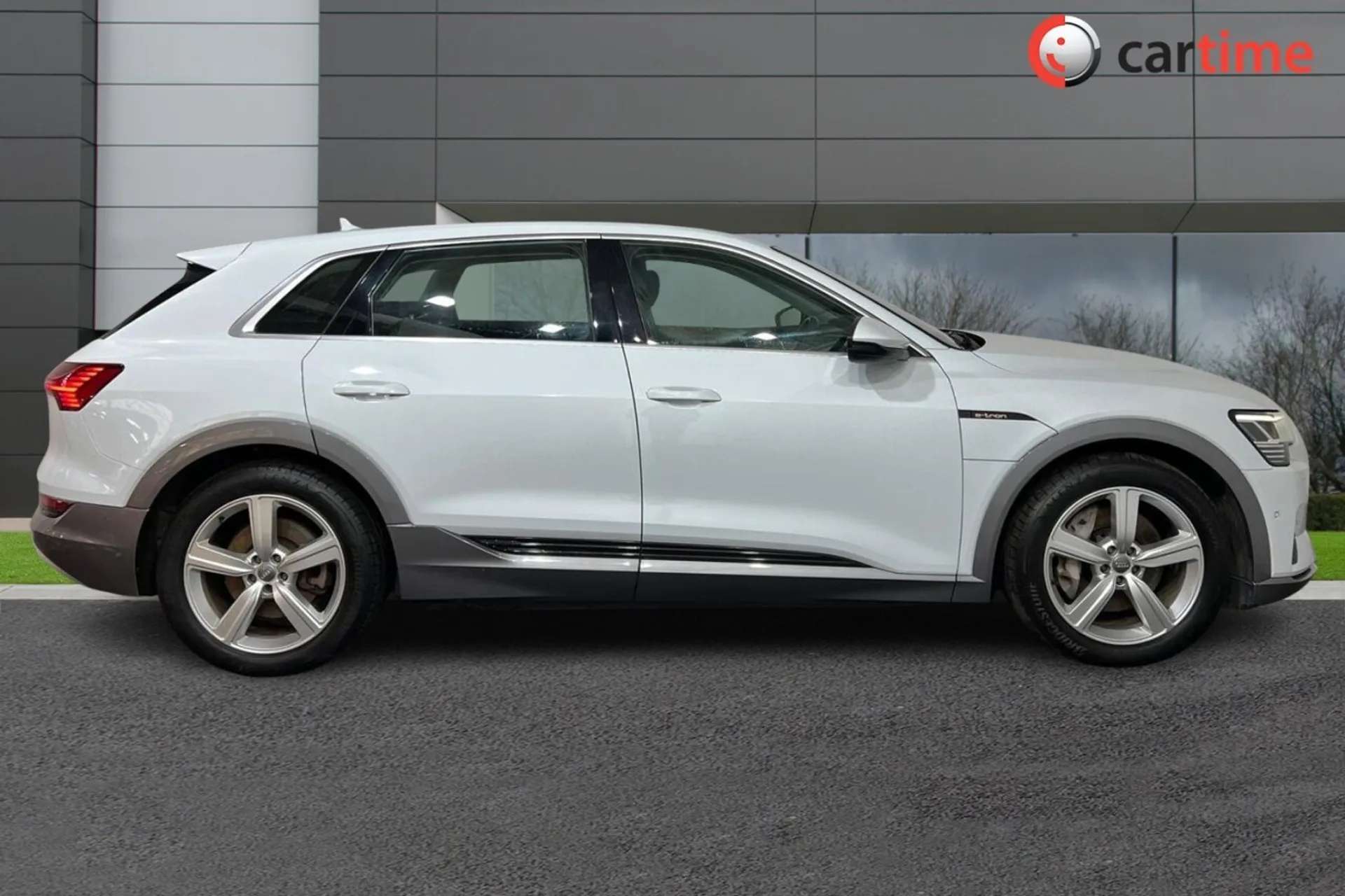 A 2020 AUDI E-TRON QUATTRO BASE 5d 403 BHP Touchscreen, Reverse Camera, Heated Front Seats, Privacy Glass, Power Tailgate Glacier White, 20-Inch Alloy Wheels A 2020 AUDI E-TRON QUATTRO BASE 5d 403 BHP Touchscreen, Reverse Camera, Heated Front Seats, Privacy Glass, Power Tailgate Glacier White, 20-Inch Alloy Wheels