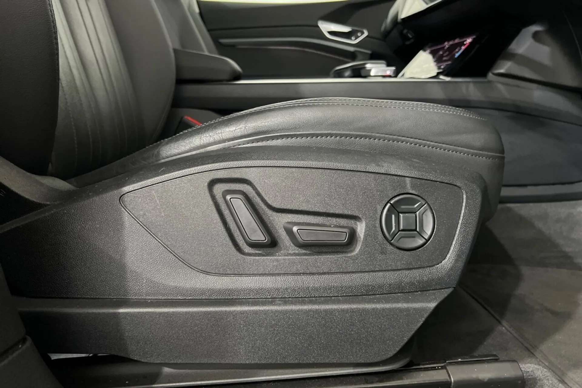 2020 AUDI E-TRON 2020 AUDI E-TRON