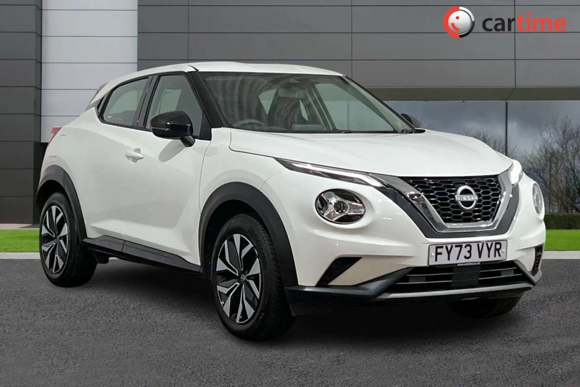 A 2023 NISSAN JUKE 1.0 DIG-T ACENTA DCT 5d 113 BHP 7in Touchscreen Display, Reverse Camera, DAB / Bluetooth / USB, Automatic LED Lights, Air Conditioning Storm White, 17 A 2023 NISSAN JUKE 1.0 DIG-T ACENTA DCT 5d 113 BHP 7in Touchscreen Display, Reverse Camera, DAB / Bluetooth / USB, Automatic LED Lights, Air Conditioning Storm White, 17