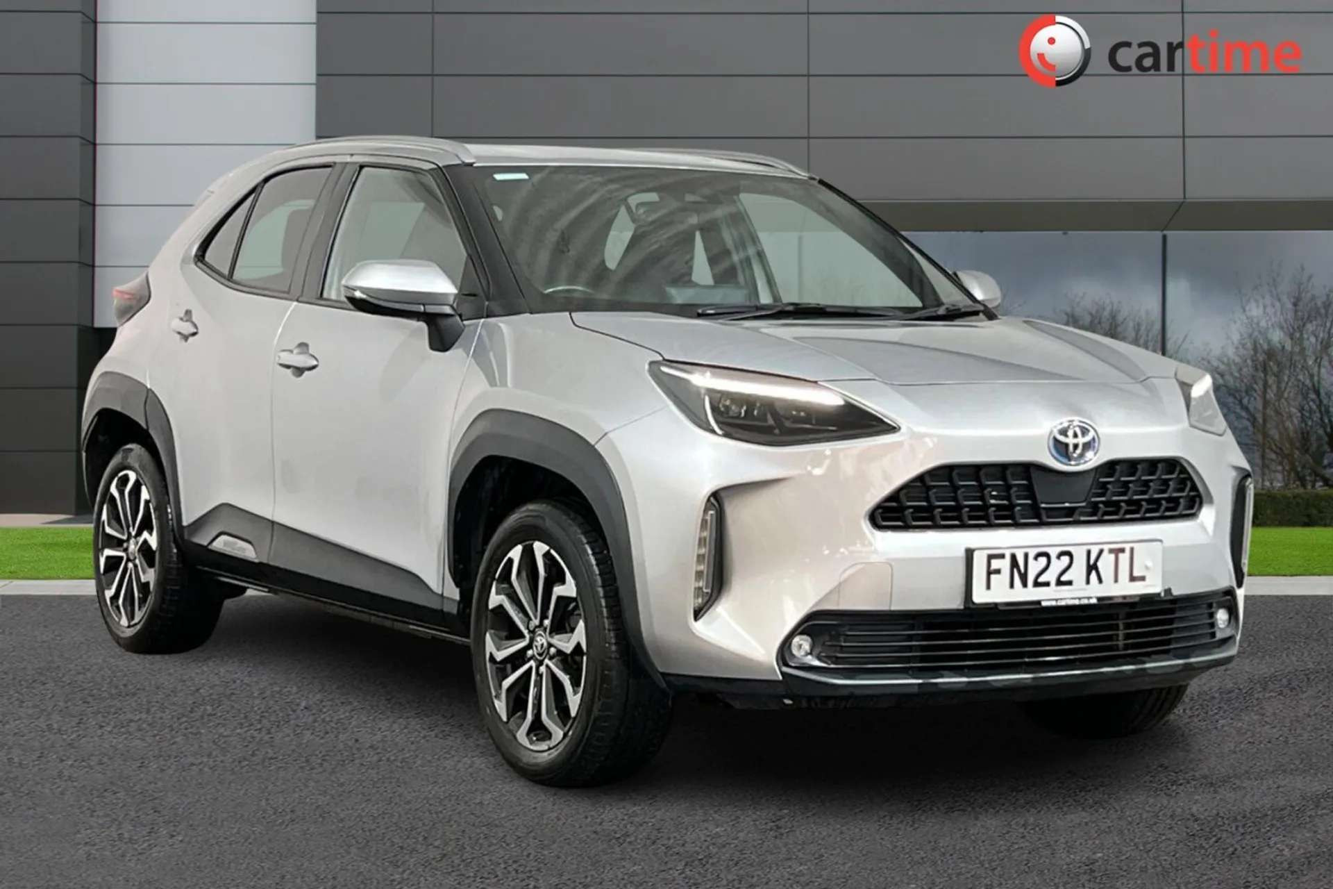 A 2022 TOYOTA YARIS CROSS 1.5 DESIGN FHEV 5d 115 BHP Reverse Camera, DAB Digital Radio/Bluetooth, Smartphone Integration, Adaptive Cruise Control, 8-Inch Media Display Silver, A 2022 TOYOTA YARIS CROSS 1.5 DESIGN FHEV 5d 115 BHP Reverse Camera, DAB Digital Radio/Bluetooth, Smartphone Integration, Adaptive Cruise Control, 8-Inch Media Display Silver,