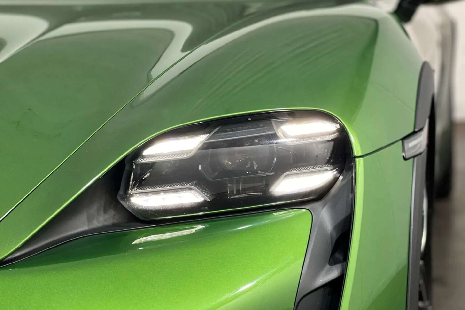 2021 PORSCHE TAYCAN 2021 PORSCHE TAYCAN