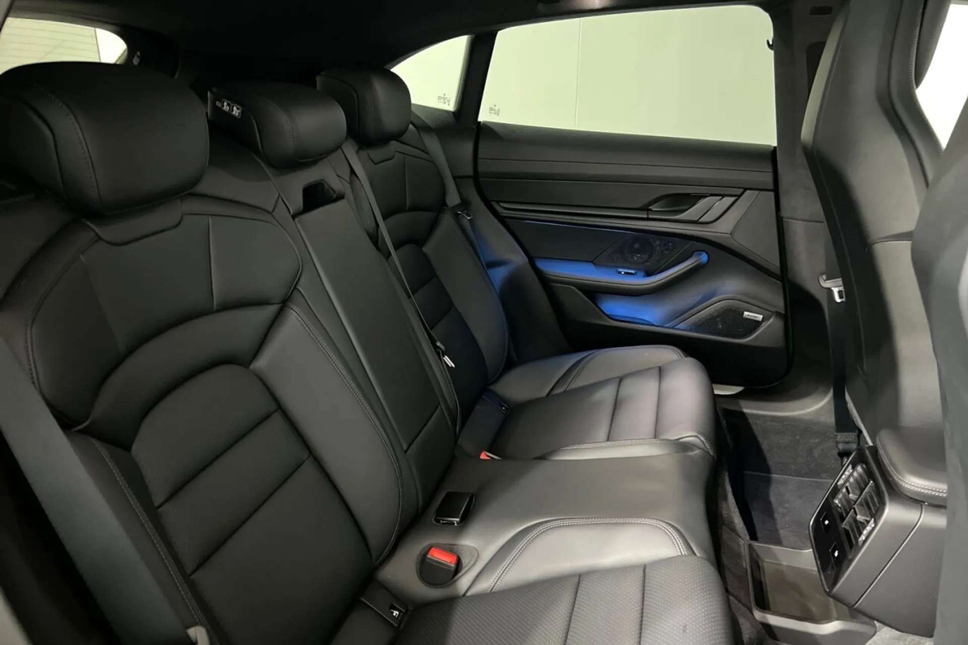 2021 PORSCHE TAYCAN 2021 PORSCHE TAYCAN