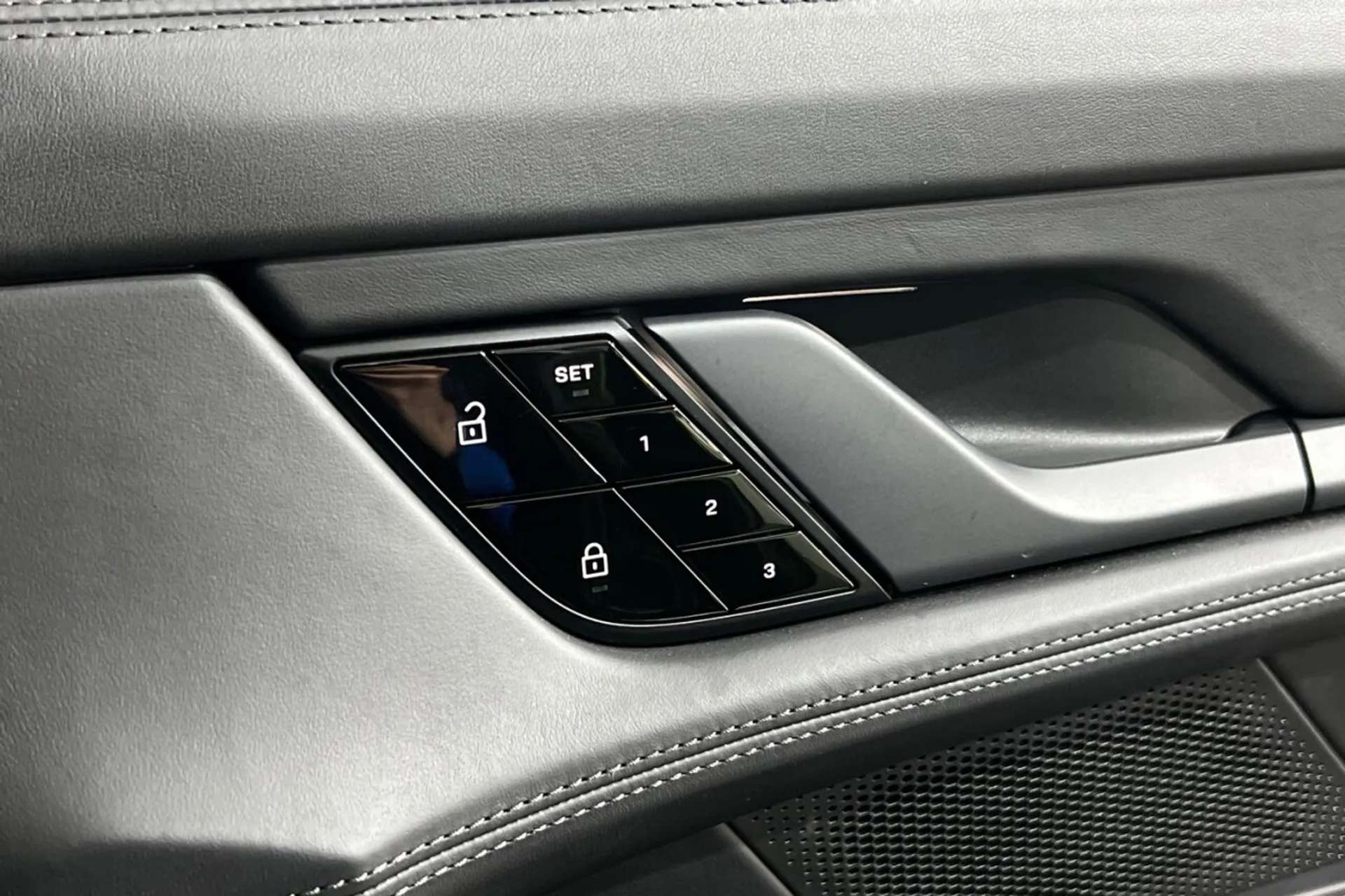 2021 PORSCHE TAYCAN 2021 PORSCHE TAYCAN