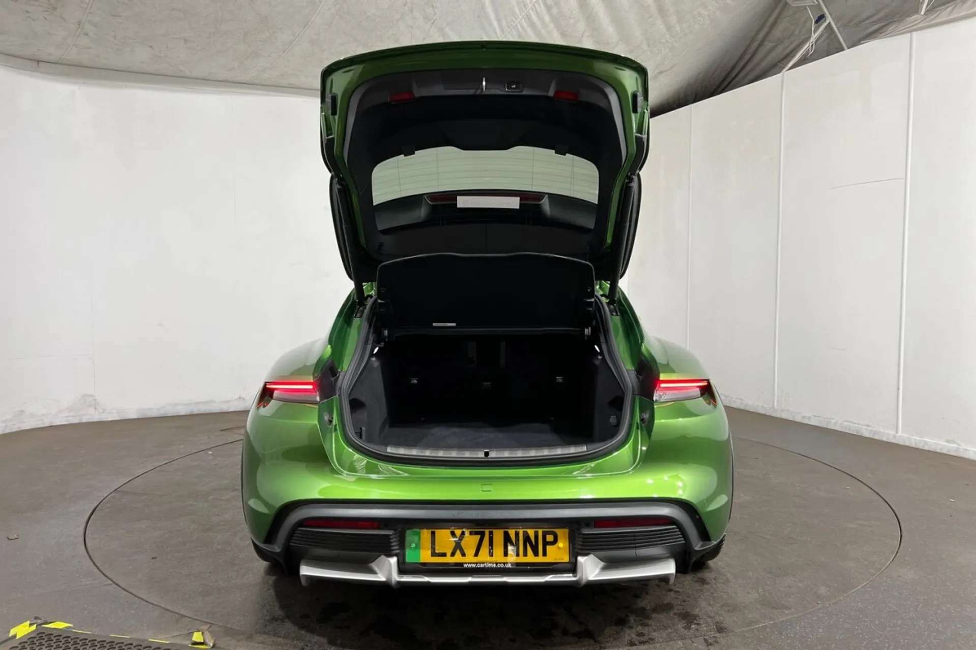 2021 PORSCHE TAYCAN 2021 PORSCHE TAYCAN