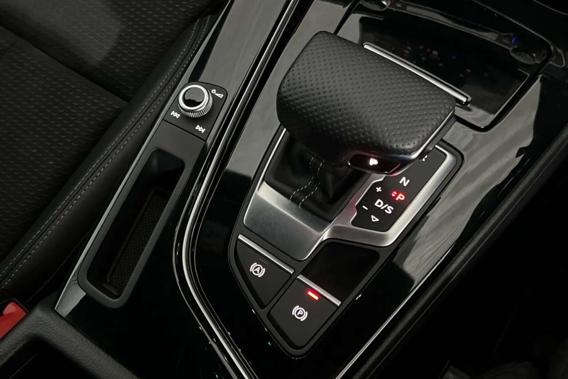 2023 AUDI A4 2023 AUDI A4