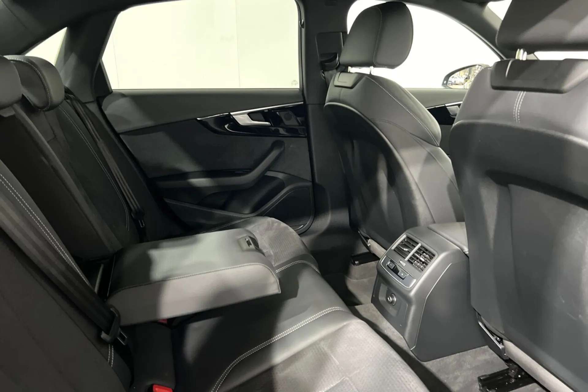 2023 AUDI A4 2023 AUDI A4