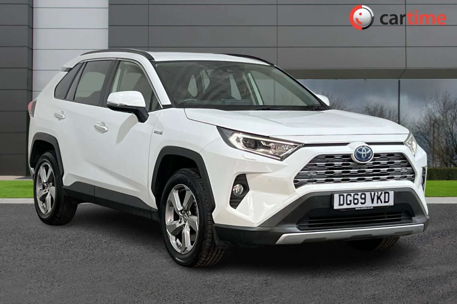 A 2020 TOYOTA RAV4 2.5 VVT-I EXCEL 5d 219 BHP 8in Multimedia Display, Rear Camera Display, Apple CarPlay - Android Auto, DAB Digital Radio, Full Leather Seating Pure Whi A 2020 TOYOTA RAV4 2.5 VVT-I EXCEL 5d 219 BHP 8in Multimedia Display, Rear Camera Display, Apple CarPlay - Android Auto, DAB Digital Radio, Full Leather Seating Pure Whi