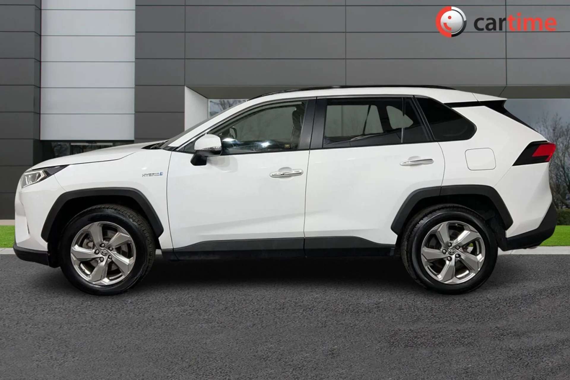 A 2020 TOYOTA RAV4 2.5 VVT-I EXCEL 5d 219 BHP 8in Multimedia Display, Rear Camera Display, Apple CarPlay - Android Auto, DAB Digital Radio, Full Leather Seating Pure Whi A 2020 TOYOTA RAV4 2.5 VVT-I EXCEL 5d 219 BHP 8in Multimedia Display, Rear Camera Display, Apple CarPlay - Android Auto, DAB Digital Radio, Full Leather Seating Pure Whi