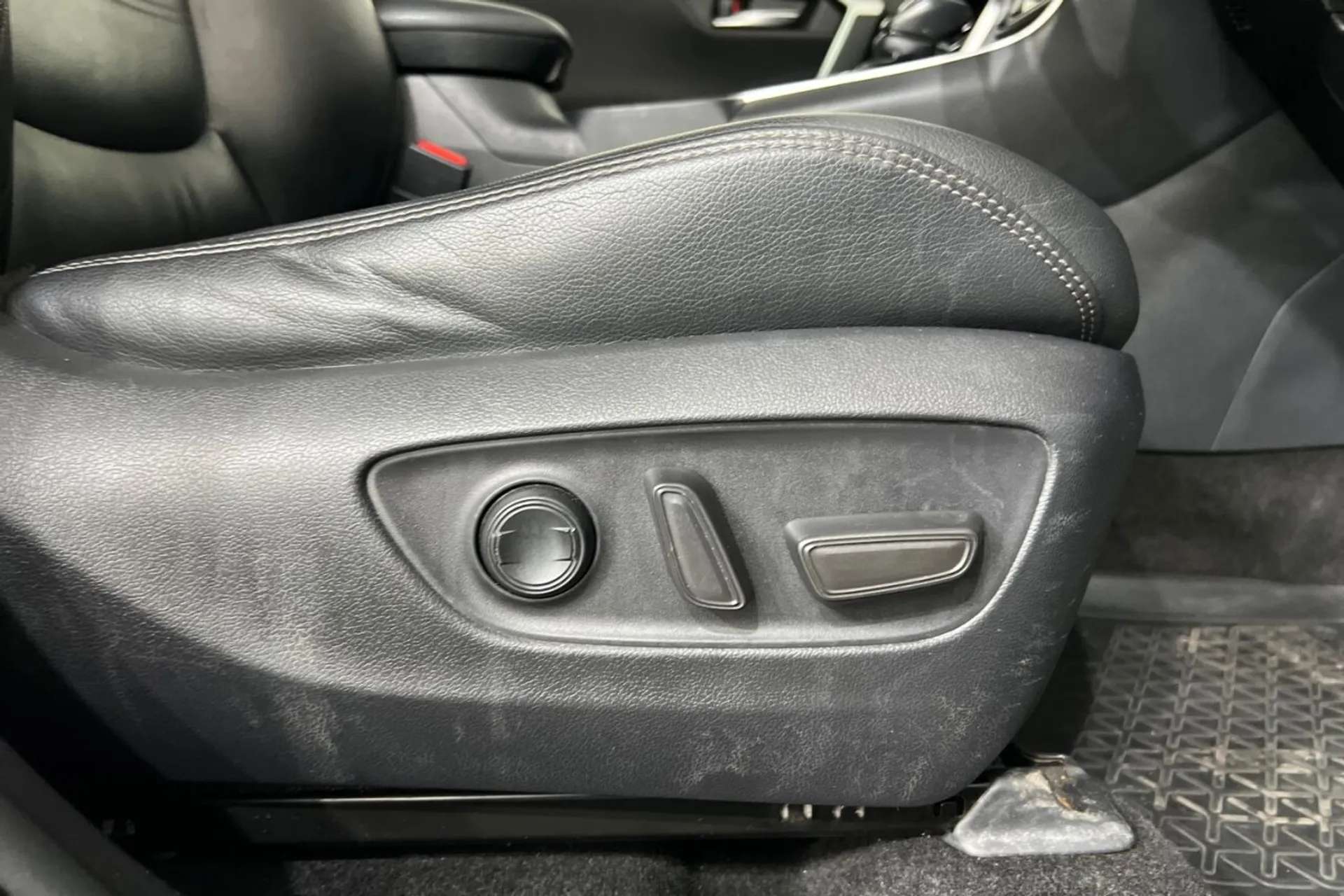 2020 TOYOTA RAV4 2020 TOYOTA RAV4