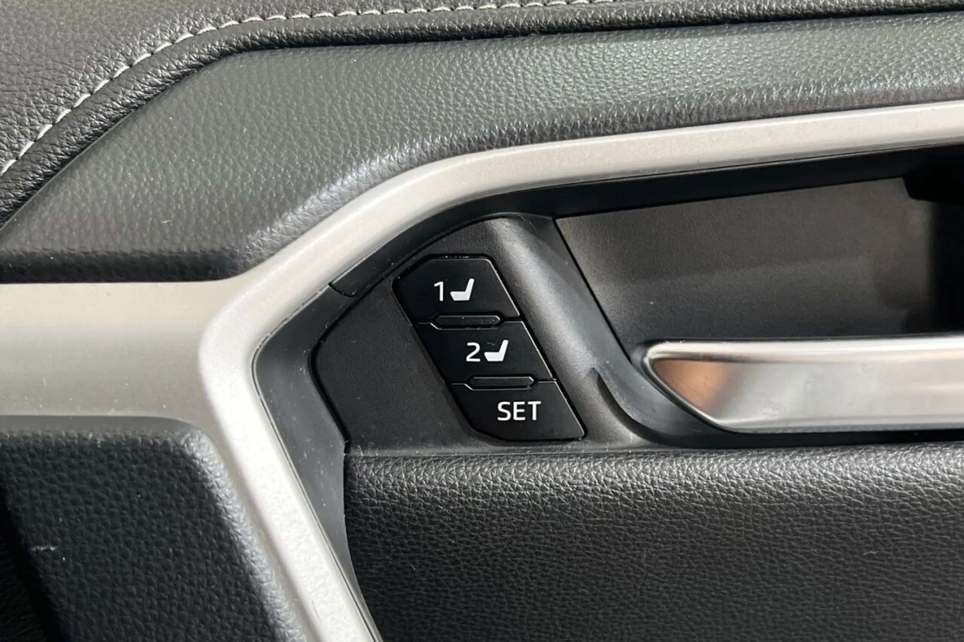 2020 TOYOTA RAV4 2020 TOYOTA RAV4