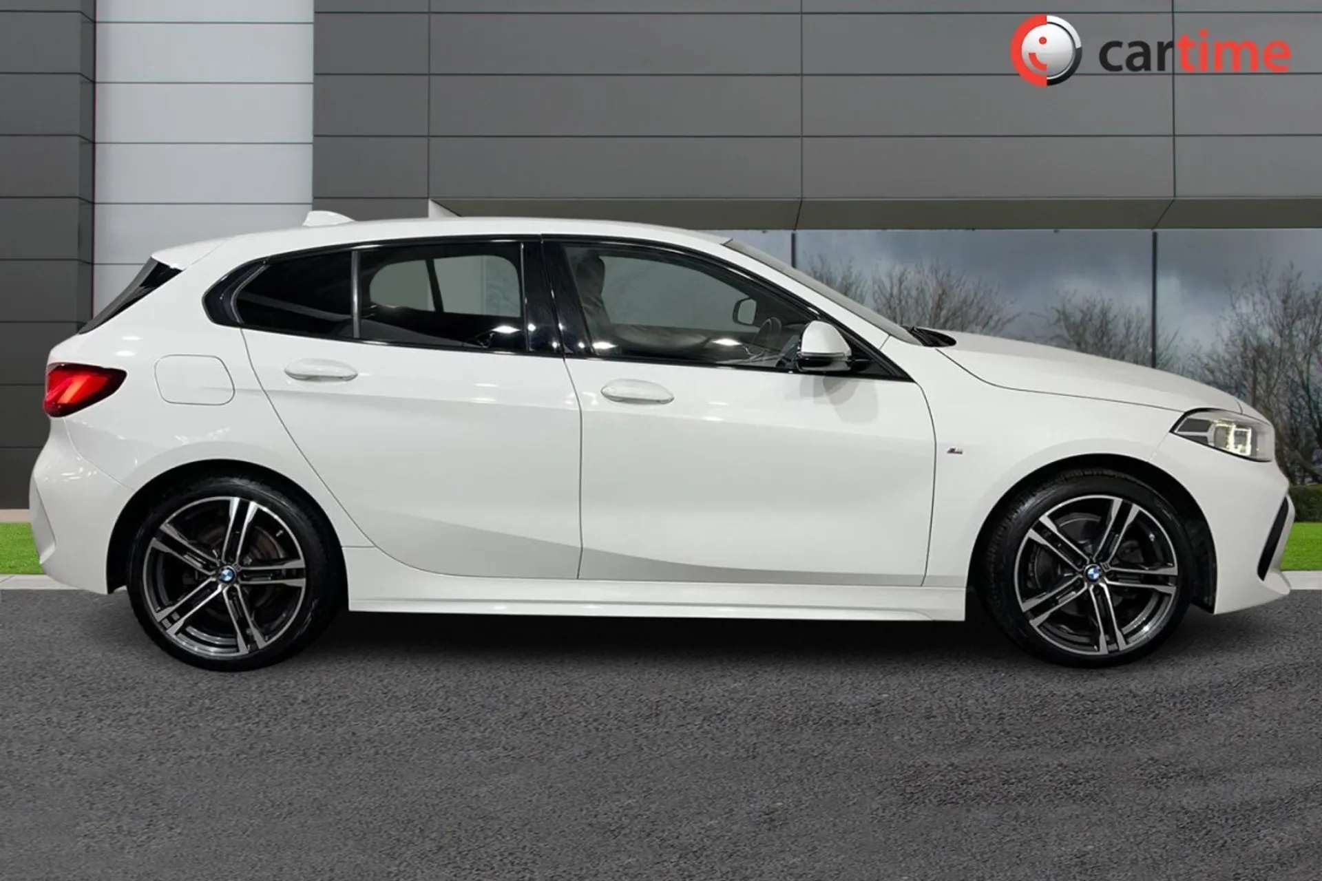 A 2020 BMW 1 SERIES 1.5 118I M SPORT 5d 139 BHP 8.8in Sat Nav, 10.3in Active Display, Apple CarPlay / Android Auto, Park Sensors, DAB / Bluetooth Alpine White, Leather Se A 2020 BMW 1 SERIES 1.5 118I M SPORT 5d 139 BHP 8.8in Sat Nav, 10.3in Active Display, Apple CarPlay / Android Auto, Park Sensors, DAB / Bluetooth Alpine White, Leather Se