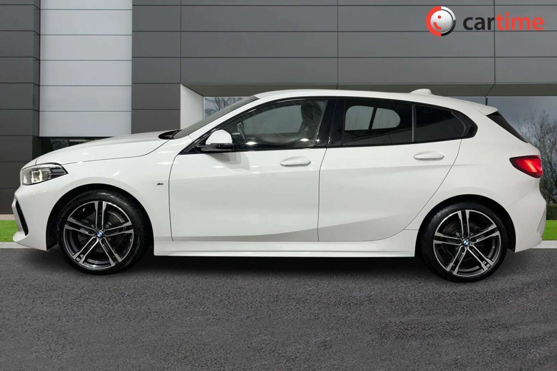 A 2020 BMW 1 SERIES 1.5 118I M SPORT 5d 139 BHP 8.8in Sat Nav, 10.3in Active Display, Apple CarPlay / Android Auto, Park Sensors, DAB / Bluetooth Alpine White, Leather Se A 2020 BMW 1 SERIES 1.5 118I M SPORT 5d 139 BHP 8.8in Sat Nav, 10.3in Active Display, Apple CarPlay / Android Auto, Park Sensors, DAB / Bluetooth Alpine White, Leather Se