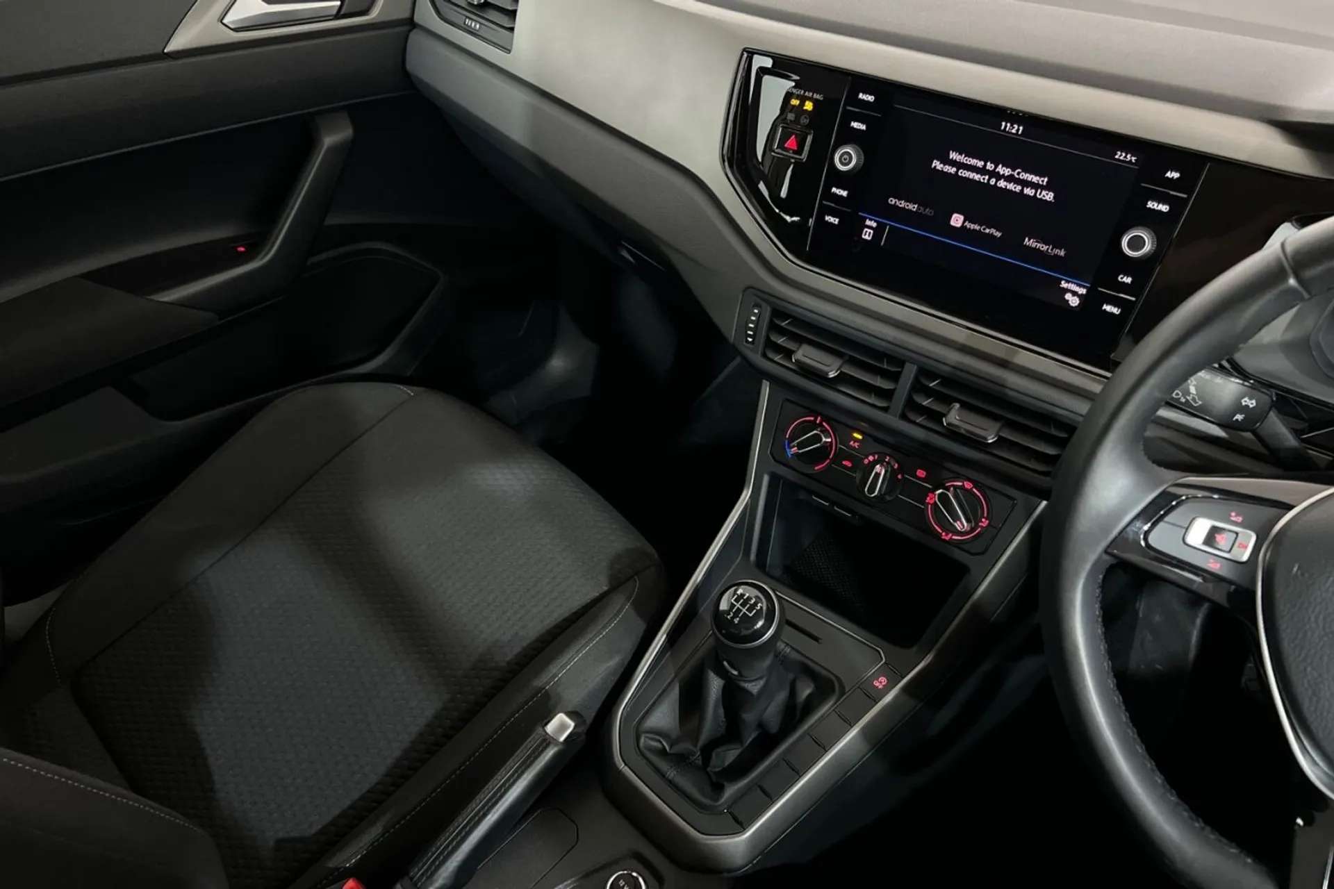 2019 VOLKSWAGEN POLO 2019 VOLKSWAGEN POLO