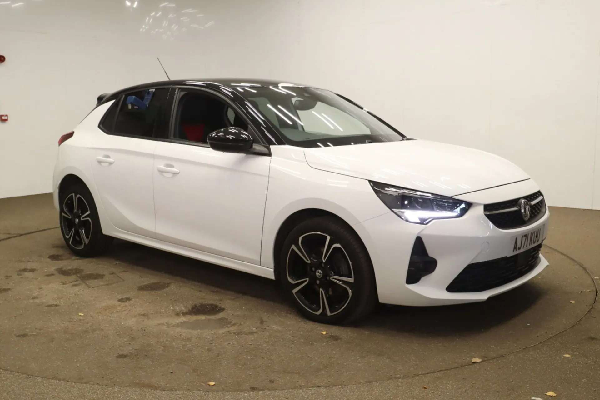 A 2021 VAUXHALL CORSA 1.2 SRI EDITION 5d 129 BHP A 2021 VAUXHALL CORSA 1.2 SRI EDITION 5d 129 BHP