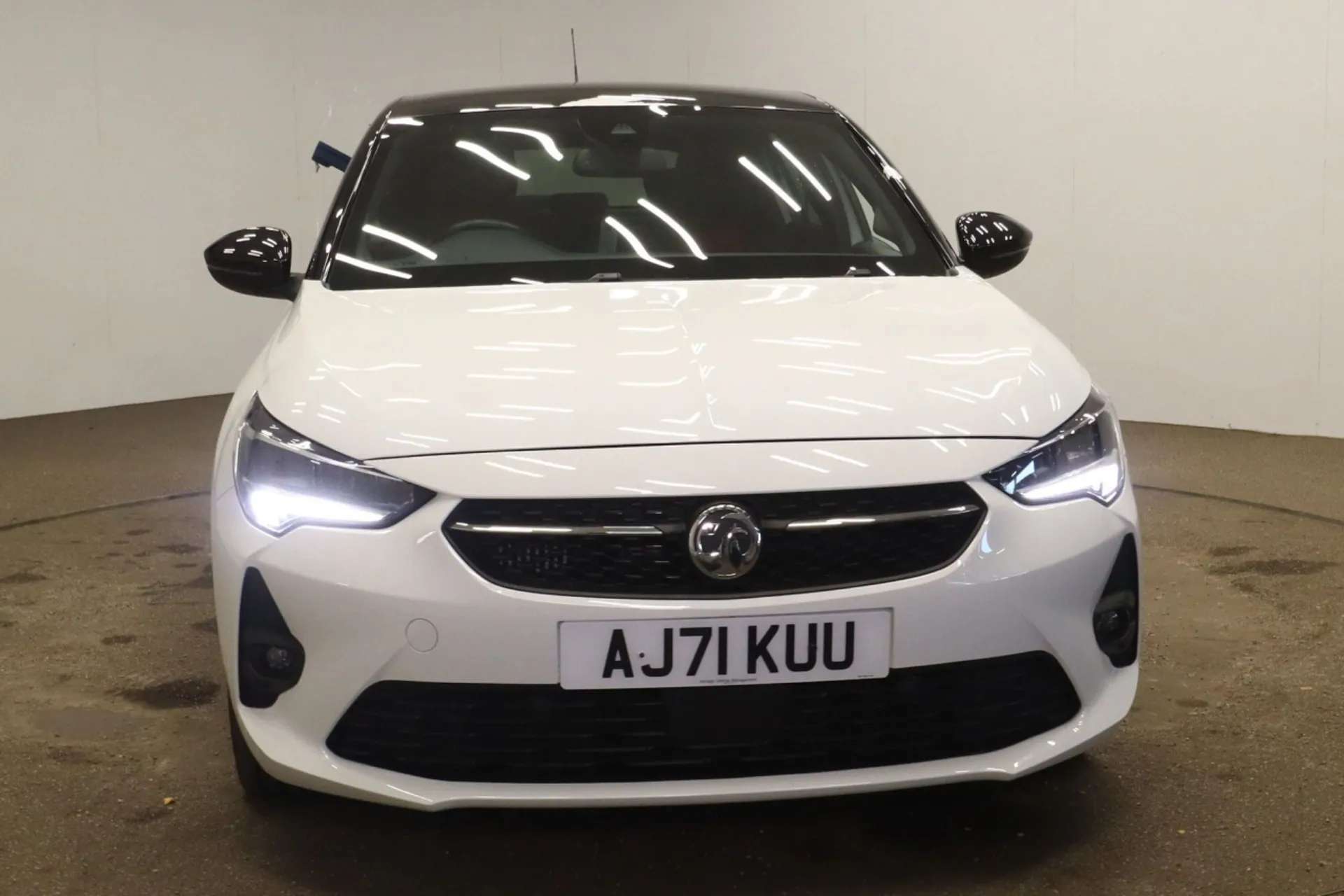 A 2021 VAUXHALL CORSA 1.2 SRI EDITION 5d 129 BHP A 2021 VAUXHALL CORSA 1.2 SRI EDITION 5d 129 BHP