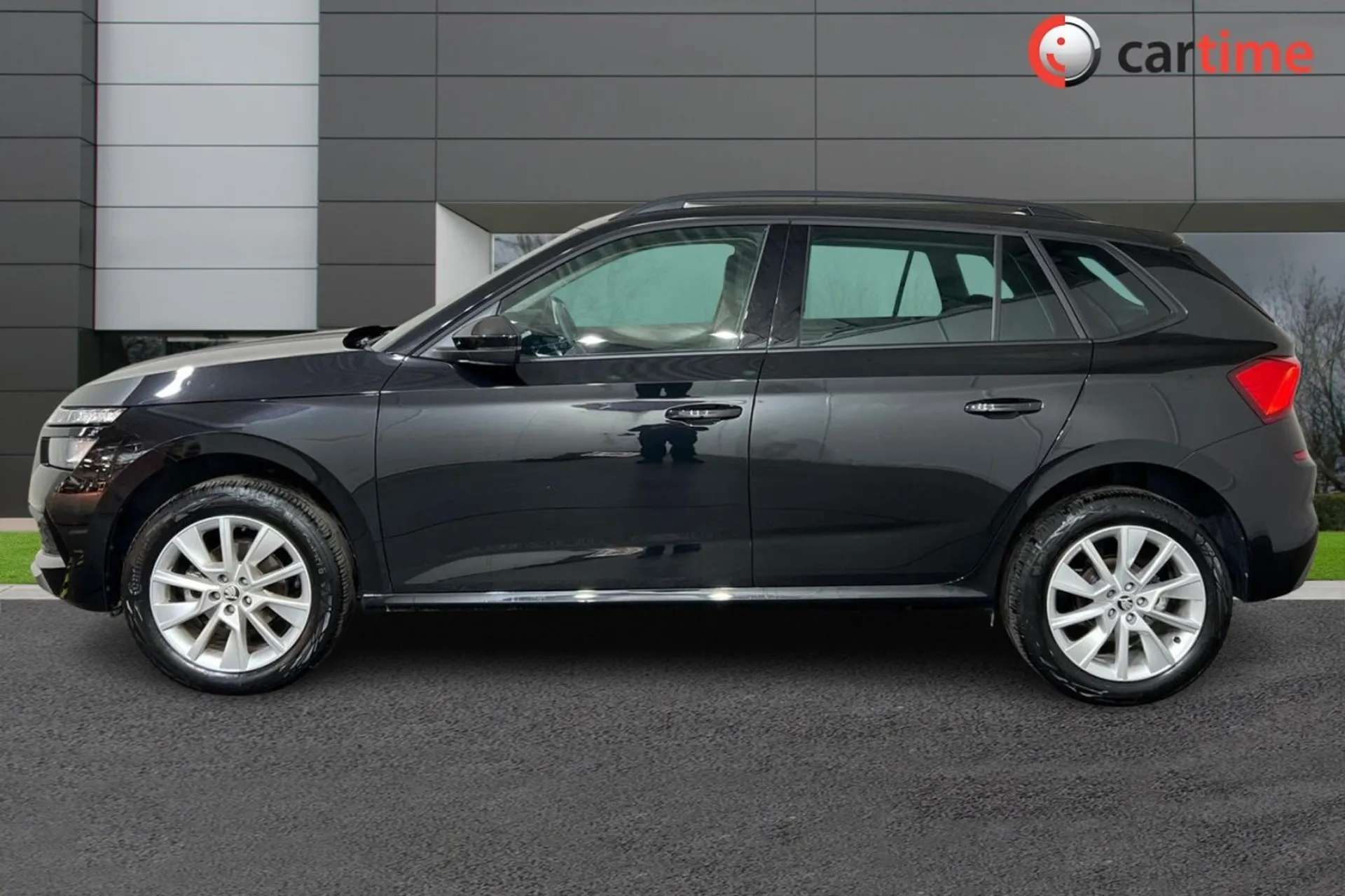 A 2023 SKODA KAMIQ 1.0 SE DRIVE TSI 5d 94 BHP Touchscreen, Satellite Navigation, Apple CarPlay / Android Auto, Rear Parking Sensors, DAB Digital Radio Black Magic, 17in A 2023 SKODA KAMIQ 1.0 SE DRIVE TSI 5d 94 BHP Touchscreen, Satellite Navigation, Apple CarPlay / Android Auto, Rear Parking Sensors, DAB Digital Radio Black Magic, 17in