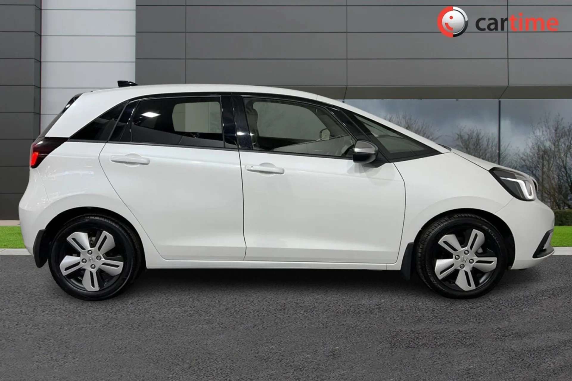 A 2020 HONDA JAZZ 1.5 I-MMD EX 5d 108 BHP Magic Seats, LED Headlights, Rear View Camera, Wireless Apple CarPlay, Satellite Navigation Platinum Grey, 16In Alloy Wheels A 2020 HONDA JAZZ 1.5 I-MMD EX 5d 108 BHP Magic Seats, LED Headlights, Rear View Camera, Wireless Apple CarPlay, Satellite Navigation Platinum Grey, 16In Alloy Wheels