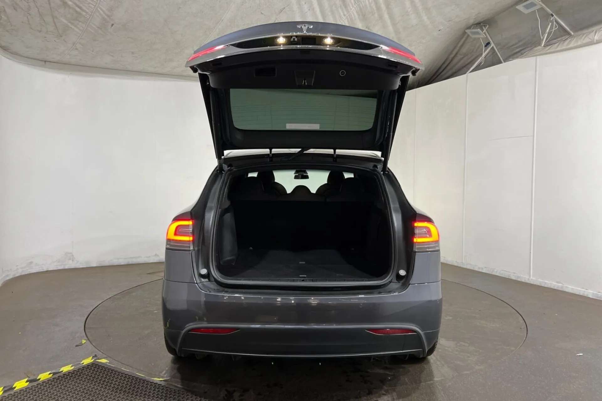 0 TESLA MODEL X 0 TESLA MODEL X
