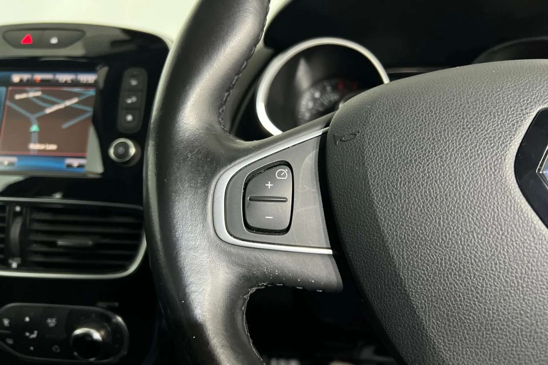 2018 RENAULT CLIO 2018 RENAULT CLIO