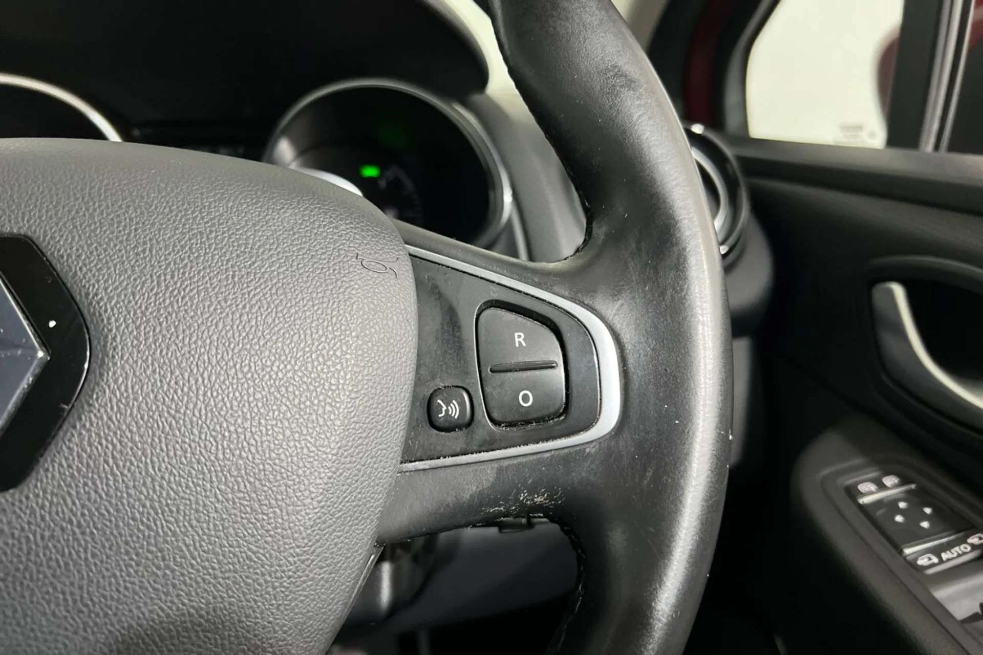 2018 RENAULT CLIO 2018 RENAULT CLIO