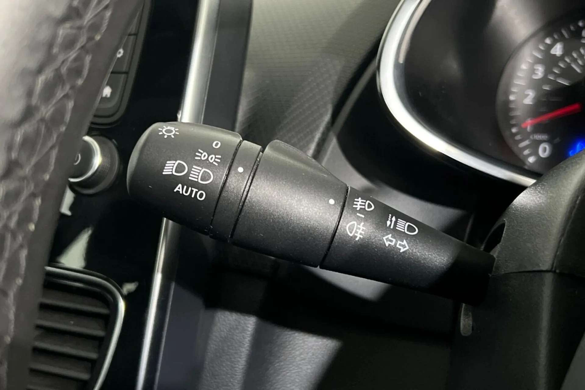 2018 RENAULT CLIO 2018 RENAULT CLIO