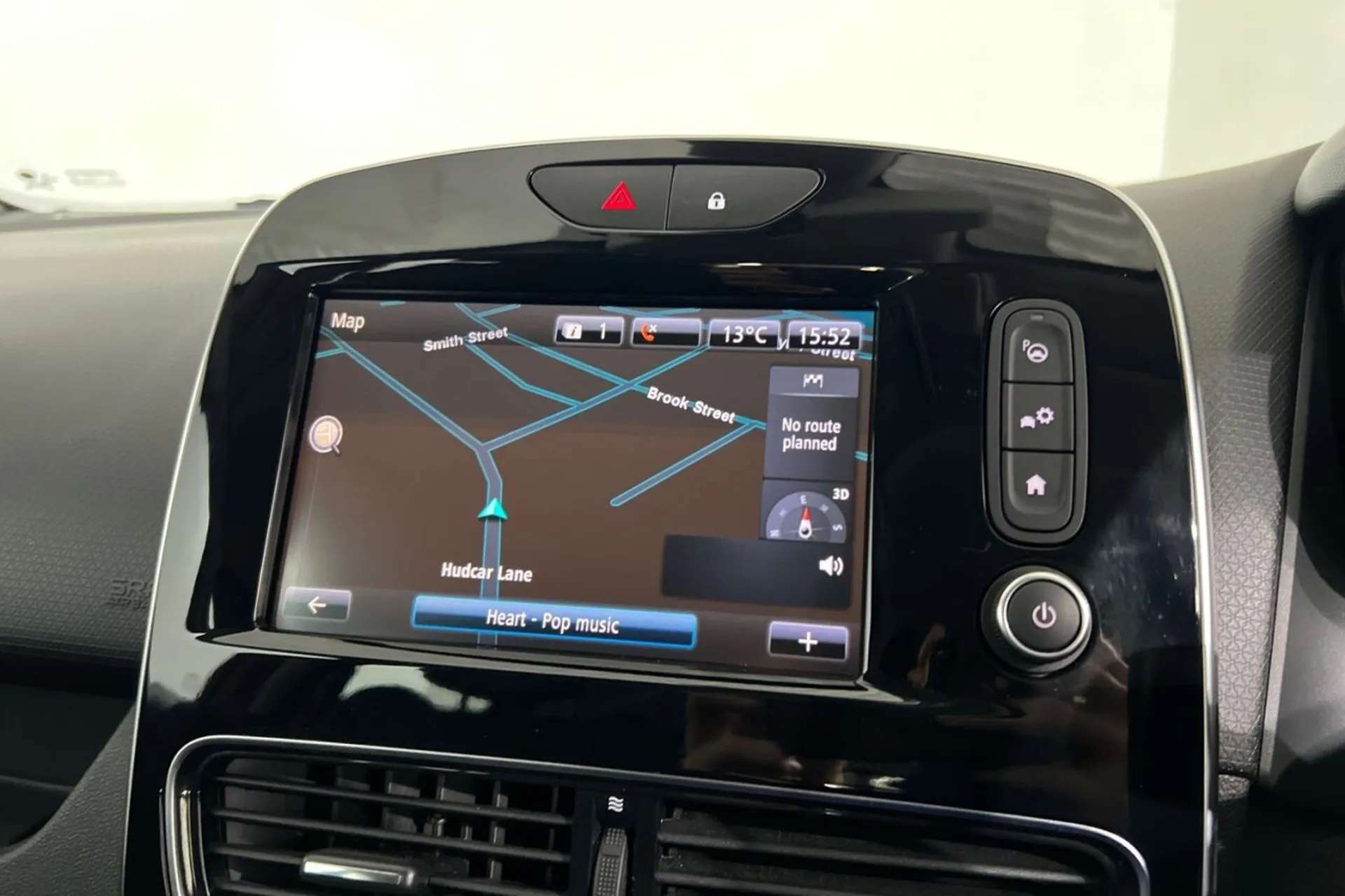 2018 RENAULT CLIO 2018 RENAULT CLIO