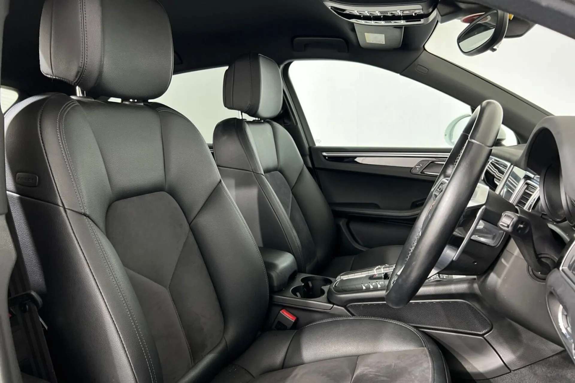 2018 PORSCHE MACAN 2018 PORSCHE MACAN