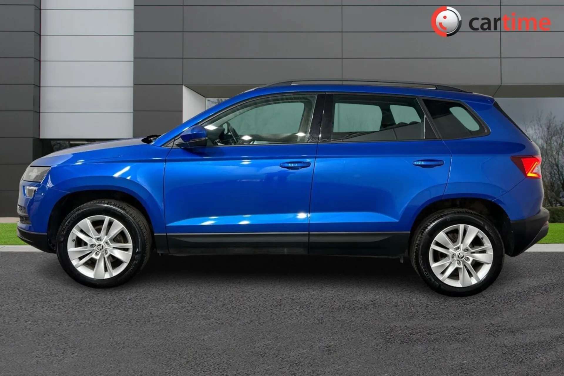 A 2021 SKODA KAROQ 1.5 SE TECHNOLOGY TSI DSG 5d 148 BHP Apple CarPlay / Android Auto, 8-Inch Touchscreen, Adaptive Cruise Control, Parking Sensors, DAB / Bluetooth Energ A 2021 SKODA KAROQ 1.5 SE TECHNOLOGY TSI DSG 5d 148 BHP Apple CarPlay / Android Auto, 8-Inch Touchscreen, Adaptive Cruise Control, Parking Sensors, DAB / Bluetooth Energ