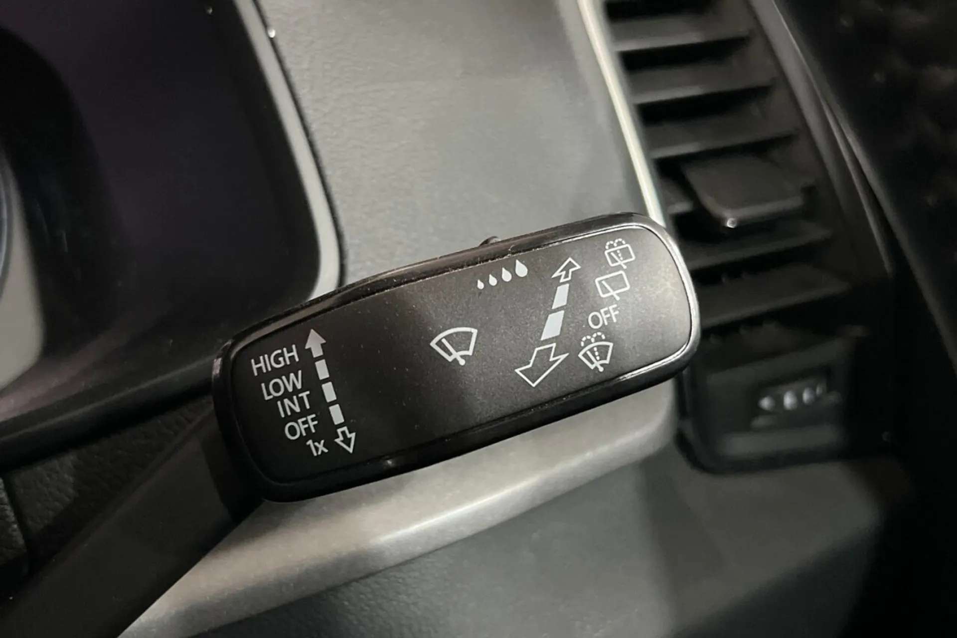 2021 SKODA KAROQ 2021 SKODA KAROQ