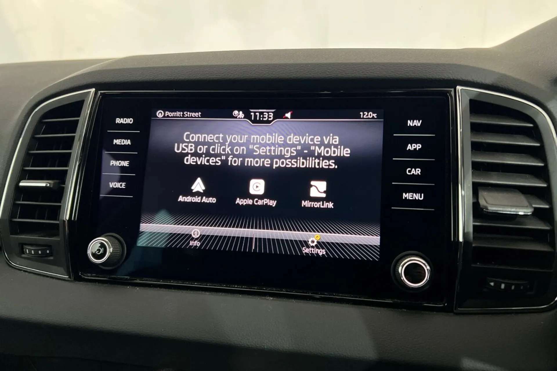 2021 SKODA KAROQ 2021 SKODA KAROQ