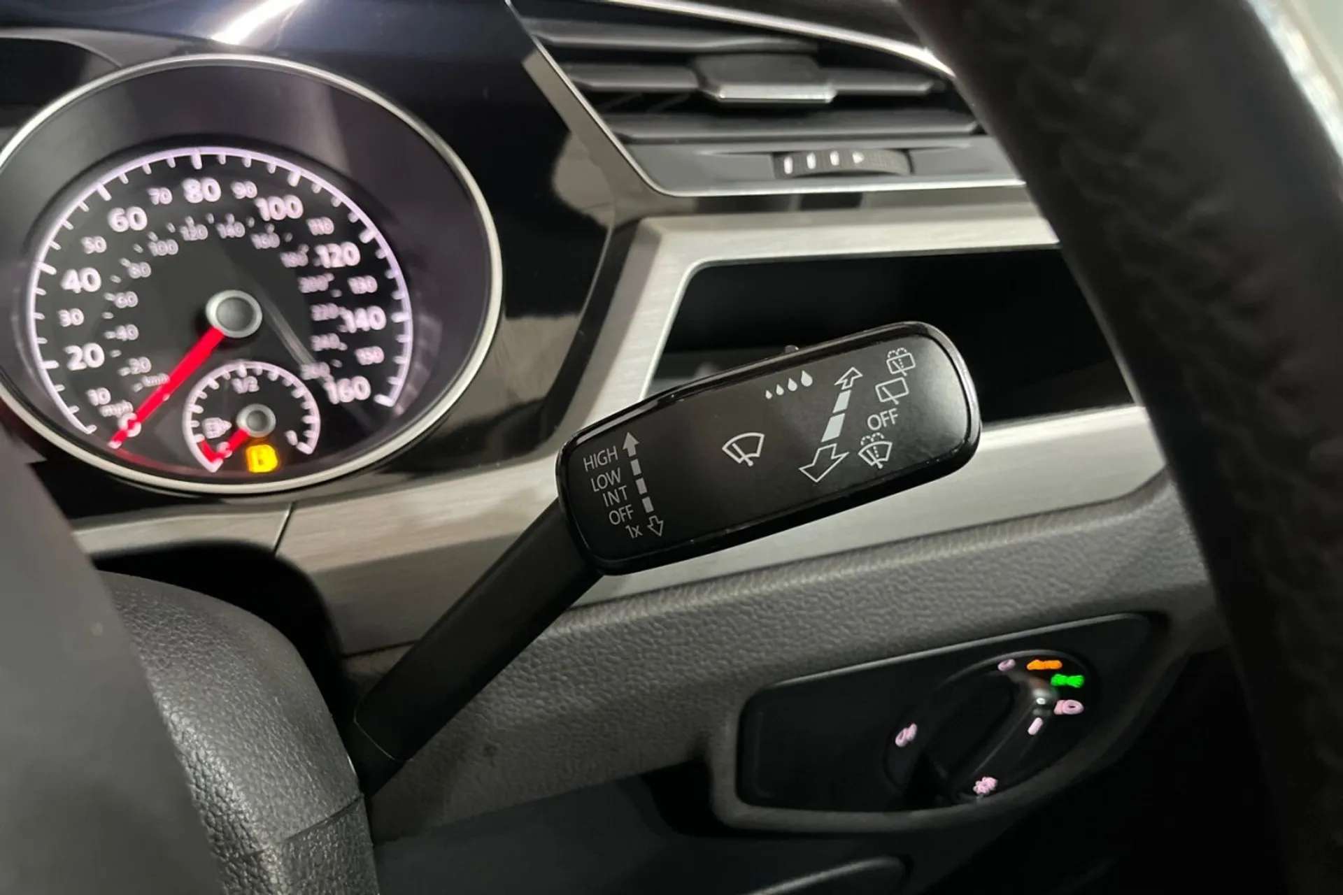 2020 VOLKSWAGEN TOURAN 2020 VOLKSWAGEN TOURAN