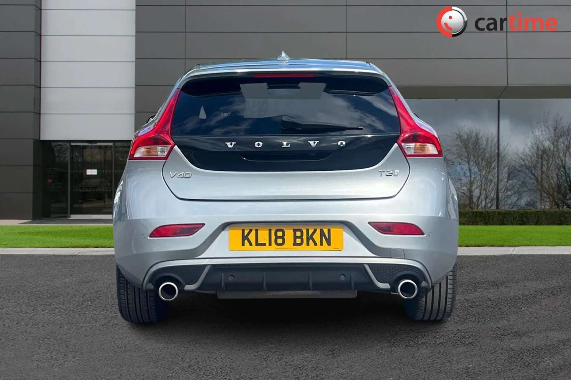 2018 VOLVO V40 2018 VOLVO V40