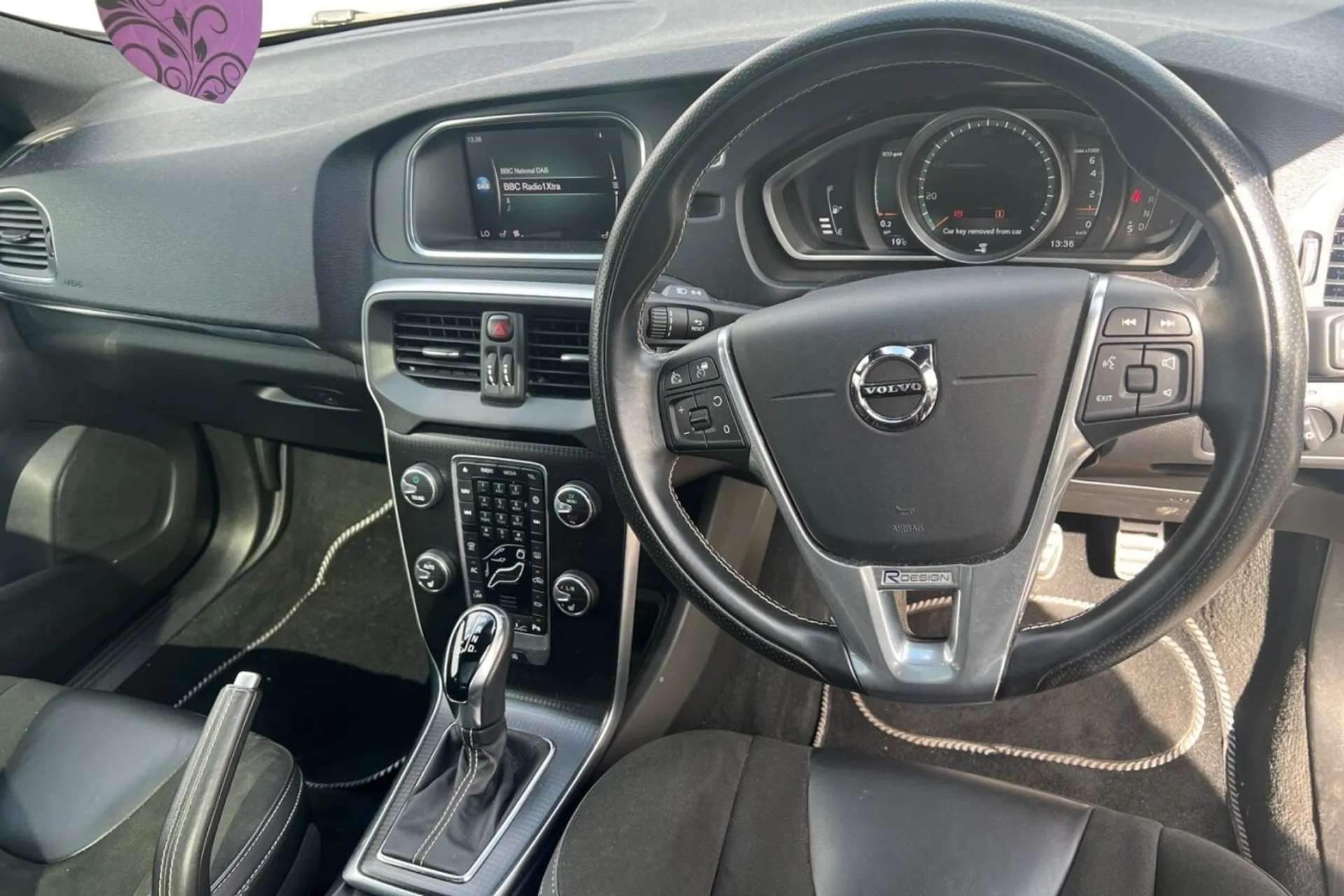 2018 VOLVO V40 2018 VOLVO V40