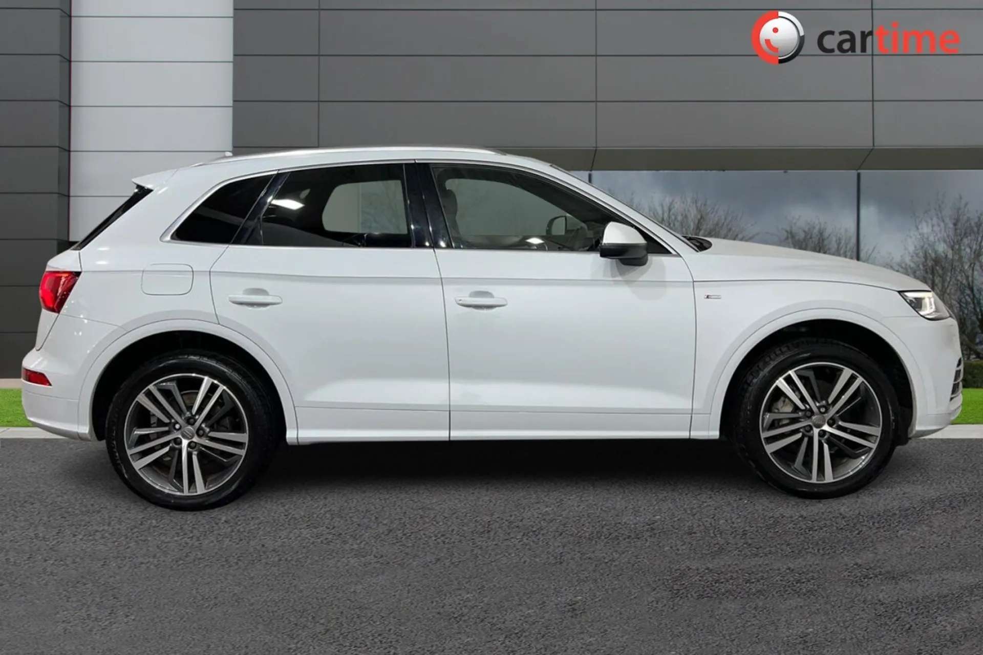 A 0 AUDI Q5 2.0 TFSI E QUATTRO COMPETITION 5d 363 BHP Rear View Camera, Heated Seats, Privacy Glass, LED Headlights, Smartphone Interface 20in Alloys, Ibis White A 0 AUDI Q5 2.0 TFSI E QUATTRO COMPETITION 5d 363 BHP Rear View Camera, Heated Seats, Privacy Glass, LED Headlights, Smartphone Interface 20in Alloys, Ibis White