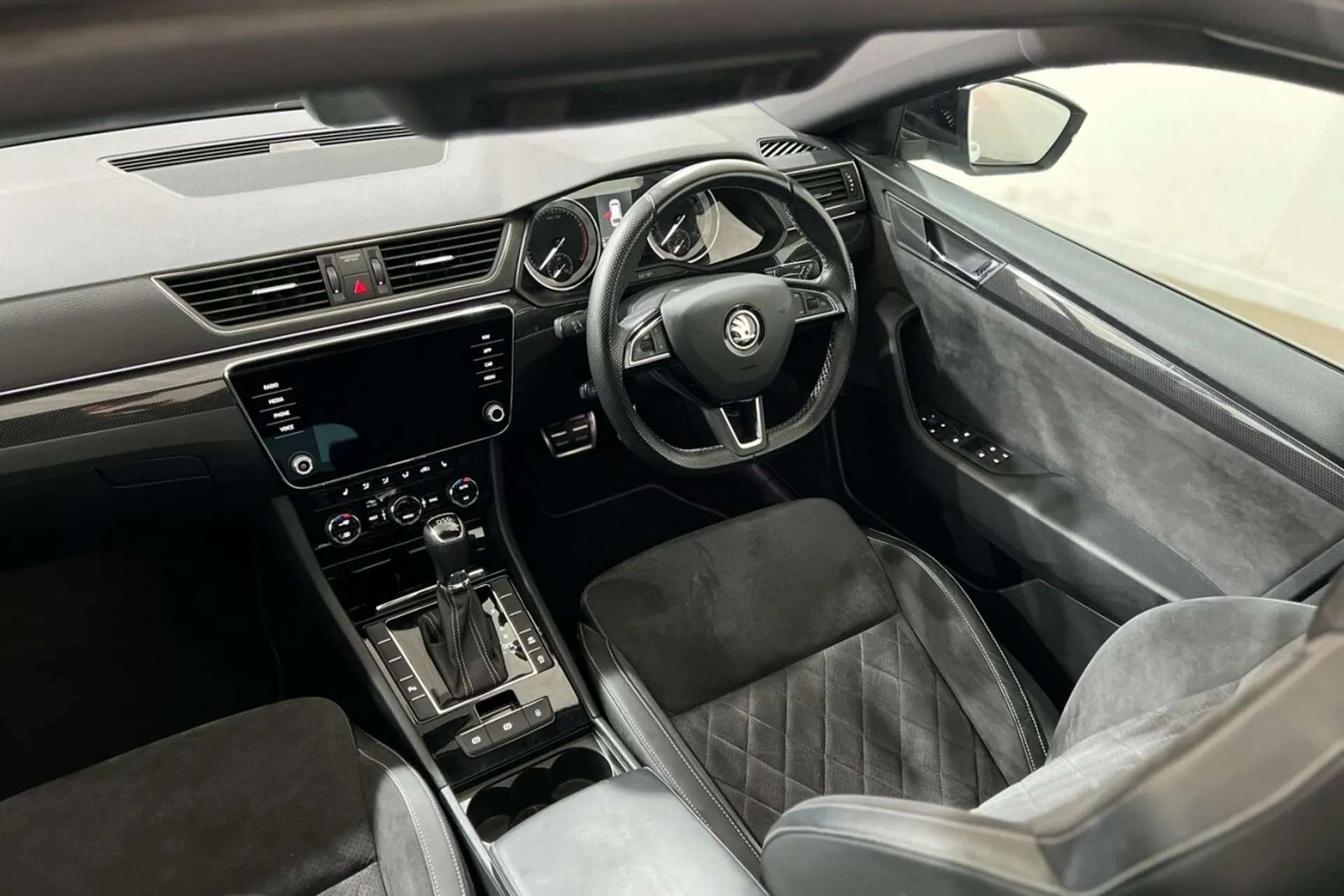 2019 SKODA SUPERB 2019 SKODA SUPERB
