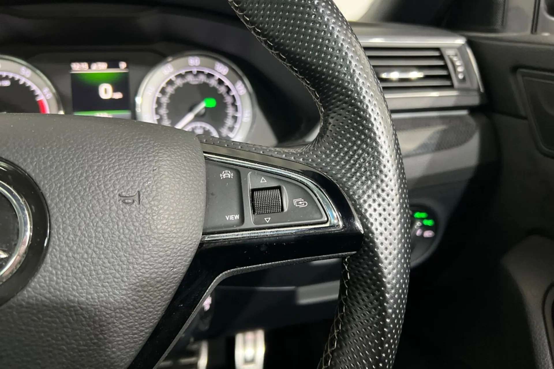 2019 SKODA SUPERB 2019 SKODA SUPERB