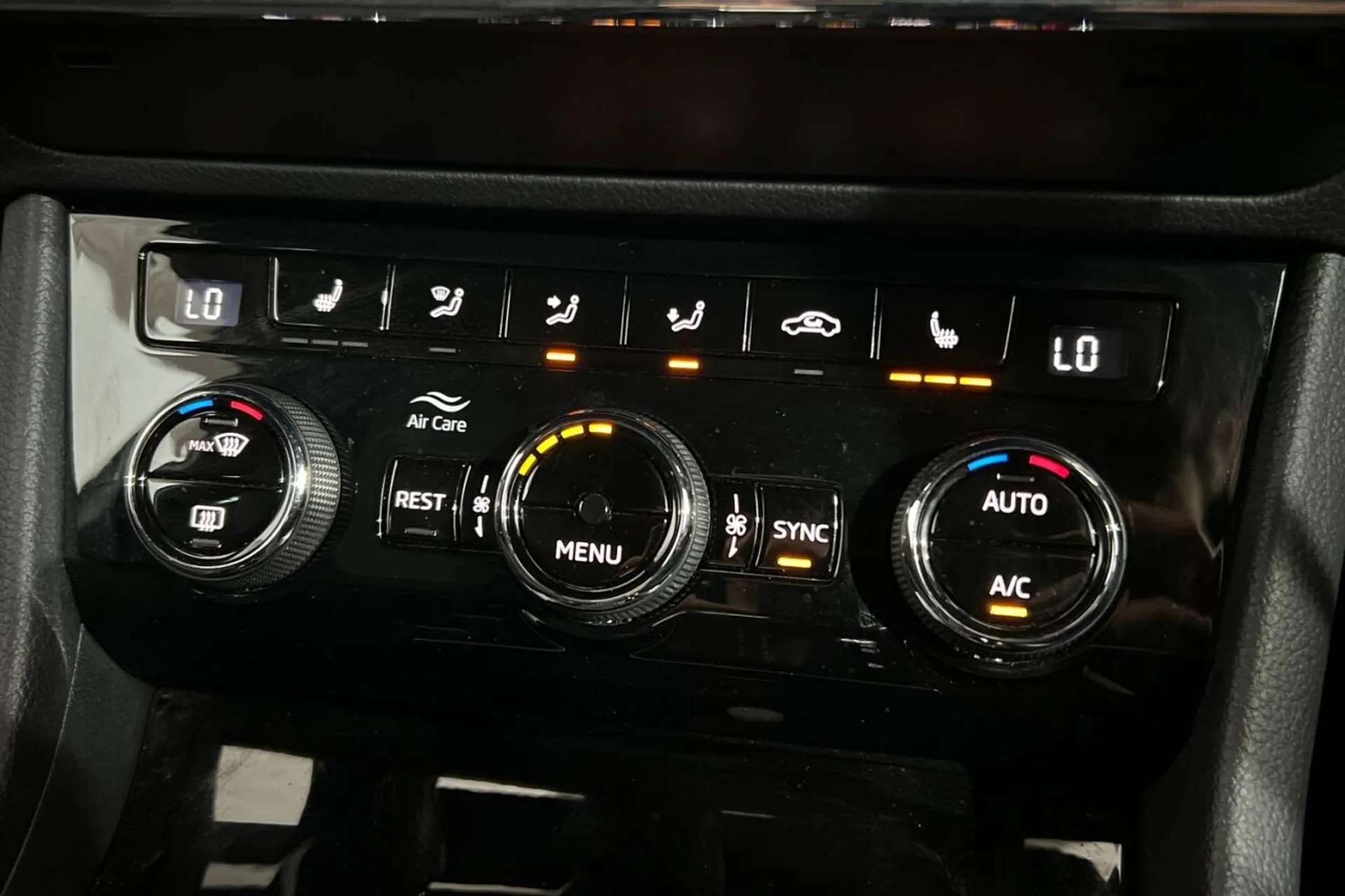 2019 SKODA SUPERB 2019 SKODA SUPERB