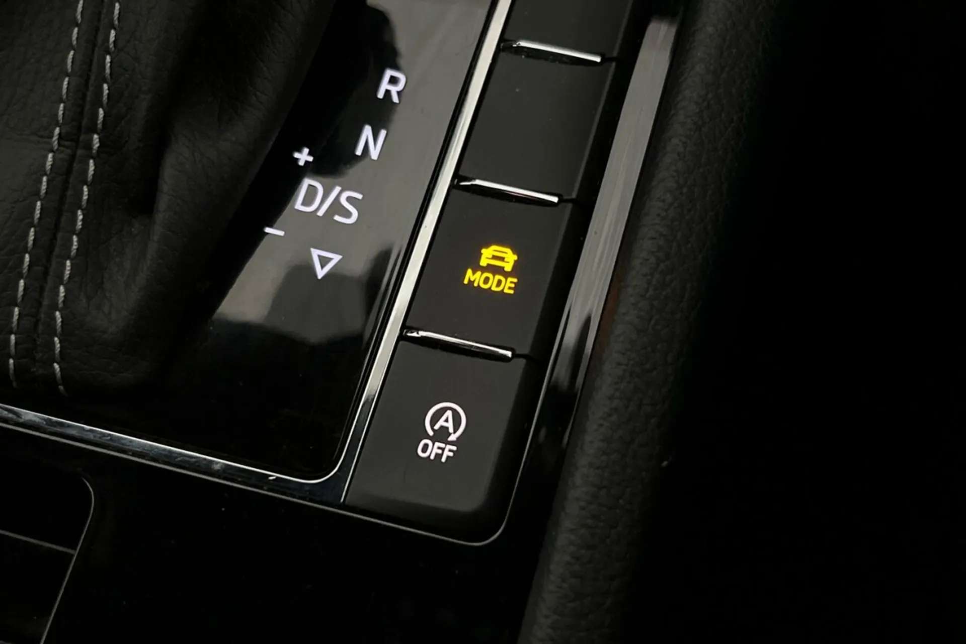 2019 SKODA SUPERB 2019 SKODA SUPERB