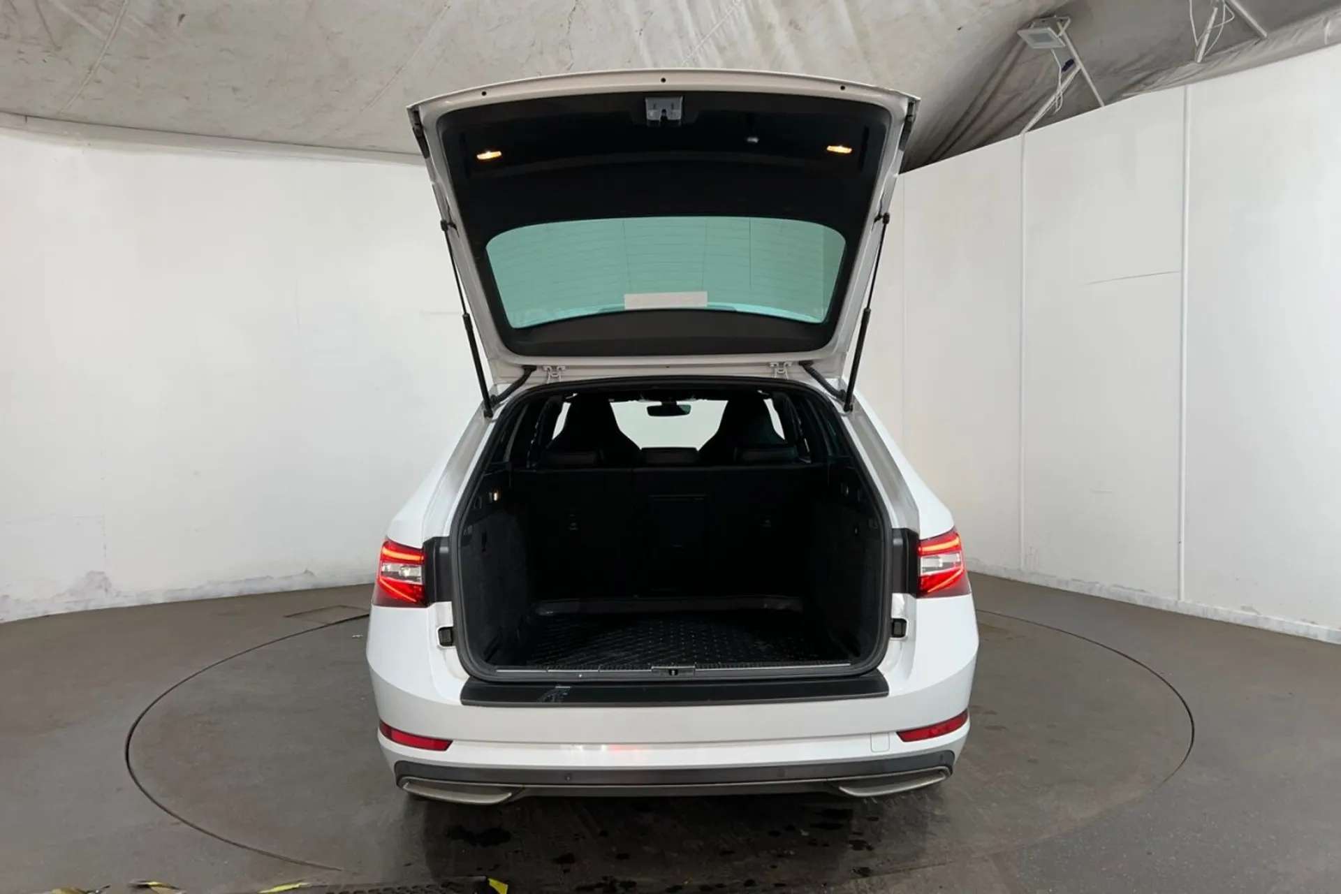 2019 SKODA SUPERB 2019 SKODA SUPERB