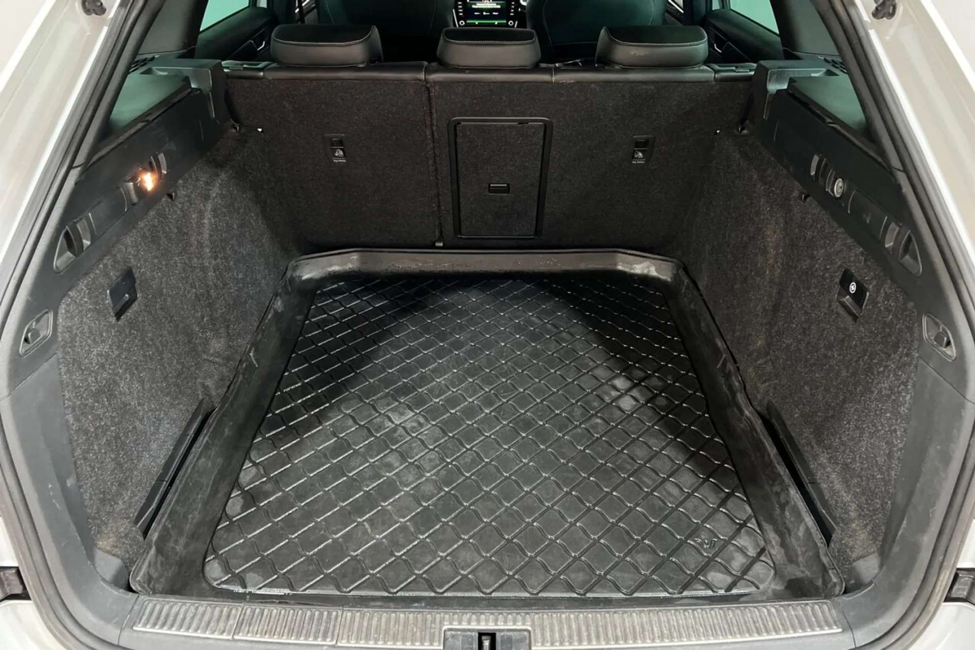 2019 SKODA SUPERB 2019 SKODA SUPERB