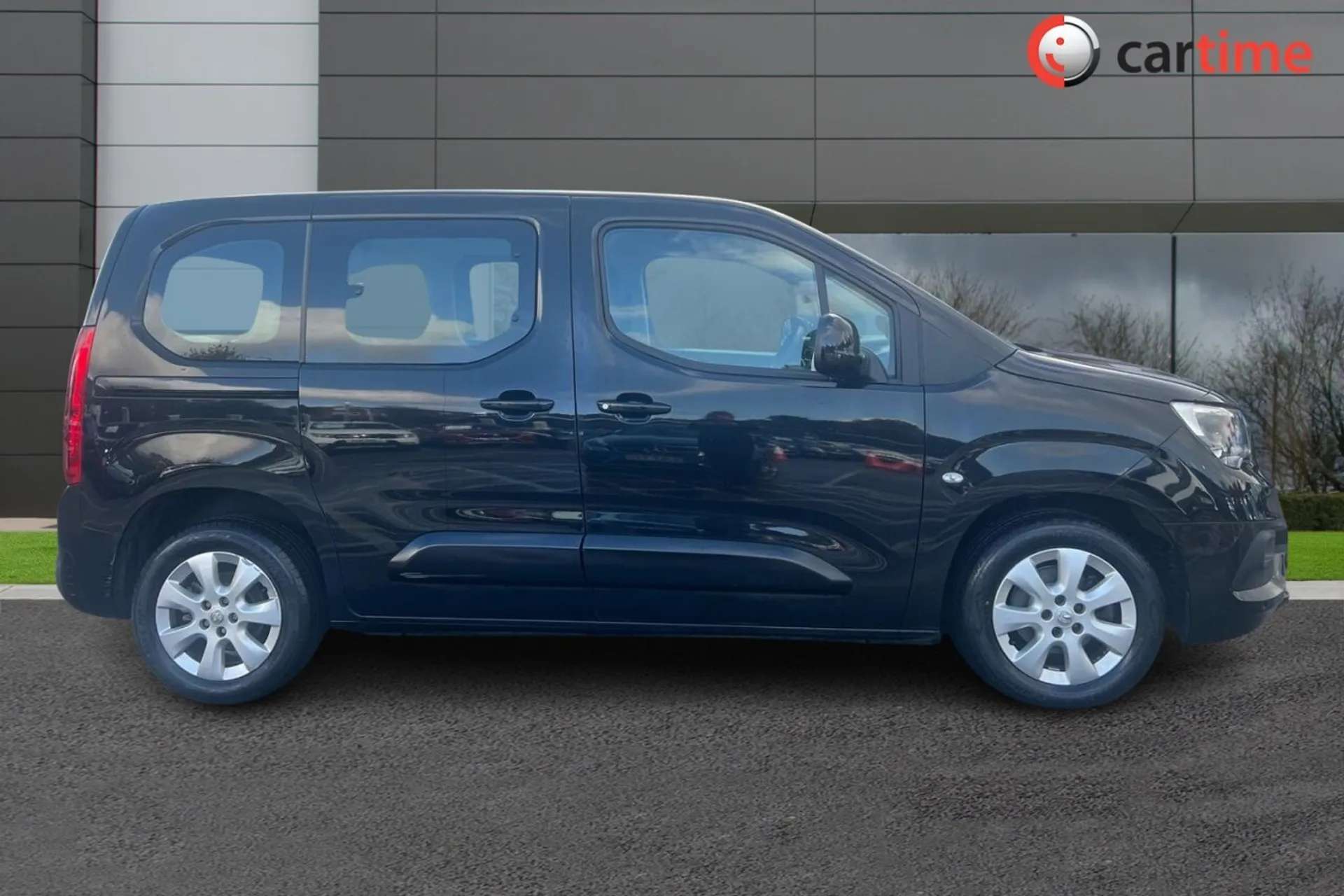 A 2019 VAUXHALL COMBO LIFE 1.2 ENERGY S/S 5d 109 BHP 7in Touchscreen Display, Apple CarPlay / Android Auto, Front / Rear Parking Sensors, Bluetooth / USB, 16in Alloys 16in Alloy A 2019 VAUXHALL COMBO LIFE 1.2 ENERGY S/S 5d 109 BHP 7in Touchscreen Display, Apple CarPlay / Android Auto, Front / Rear Parking Sensors, Bluetooth / USB, 16in Alloys 16in Alloy
