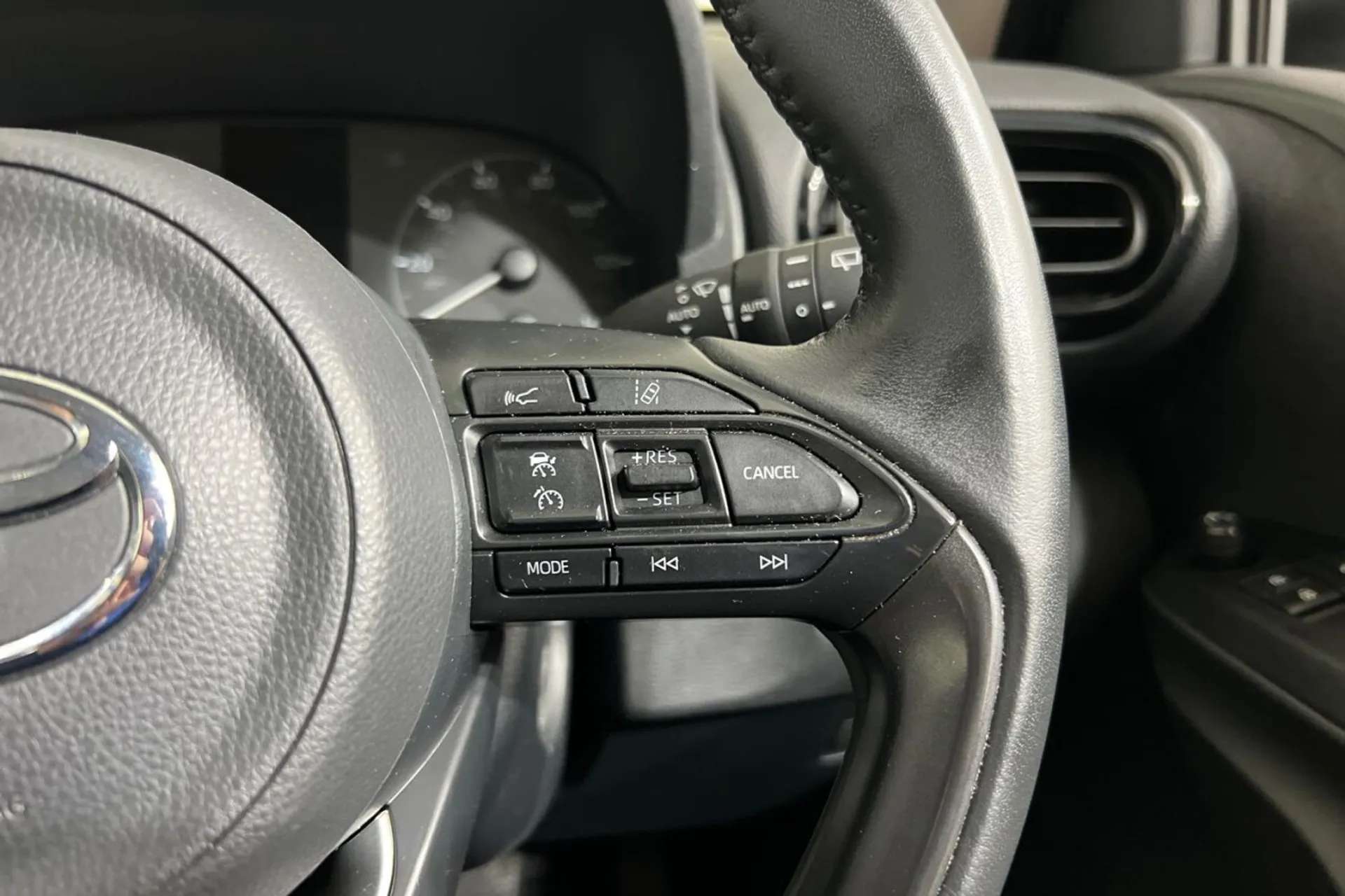 2023 TOYOTA YARIS 2023 TOYOTA YARIS