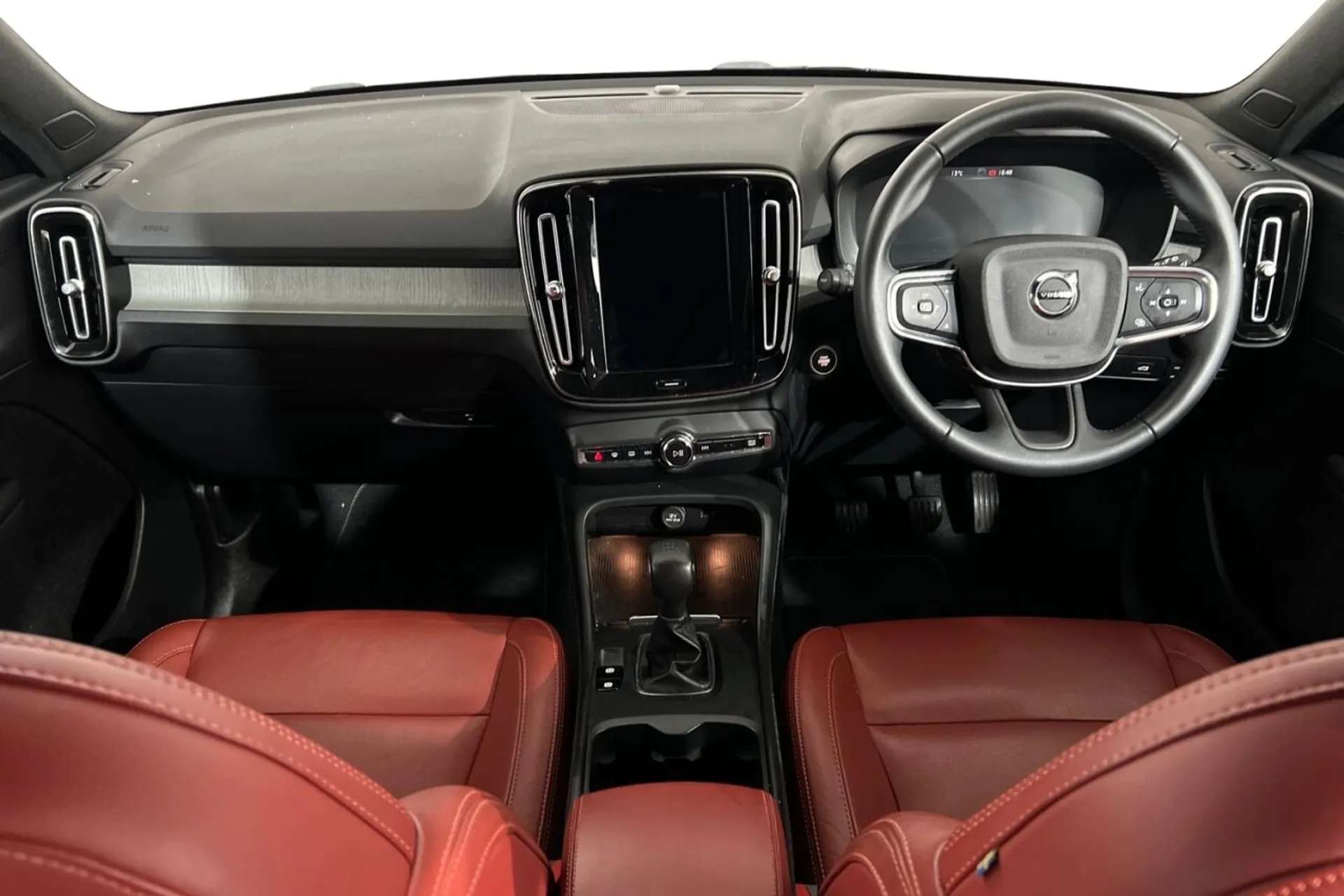 0 VOLVO XC40 0 VOLVO XC40