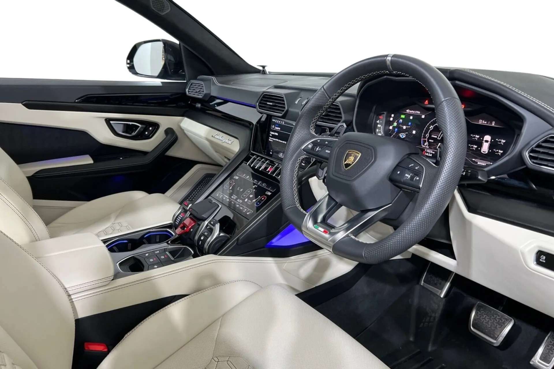 0 LAMBORGHINI URUS 0 LAMBORGHINI URUS