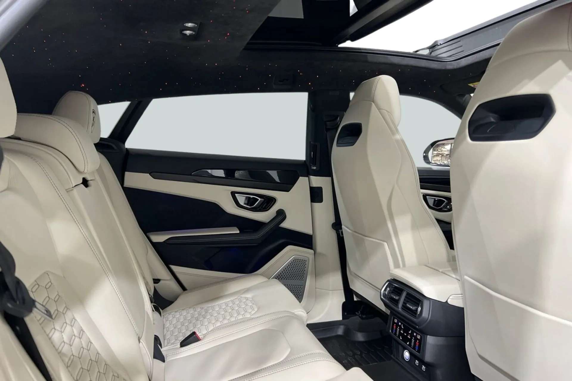 0 LAMBORGHINI URUS 0 LAMBORGHINI URUS